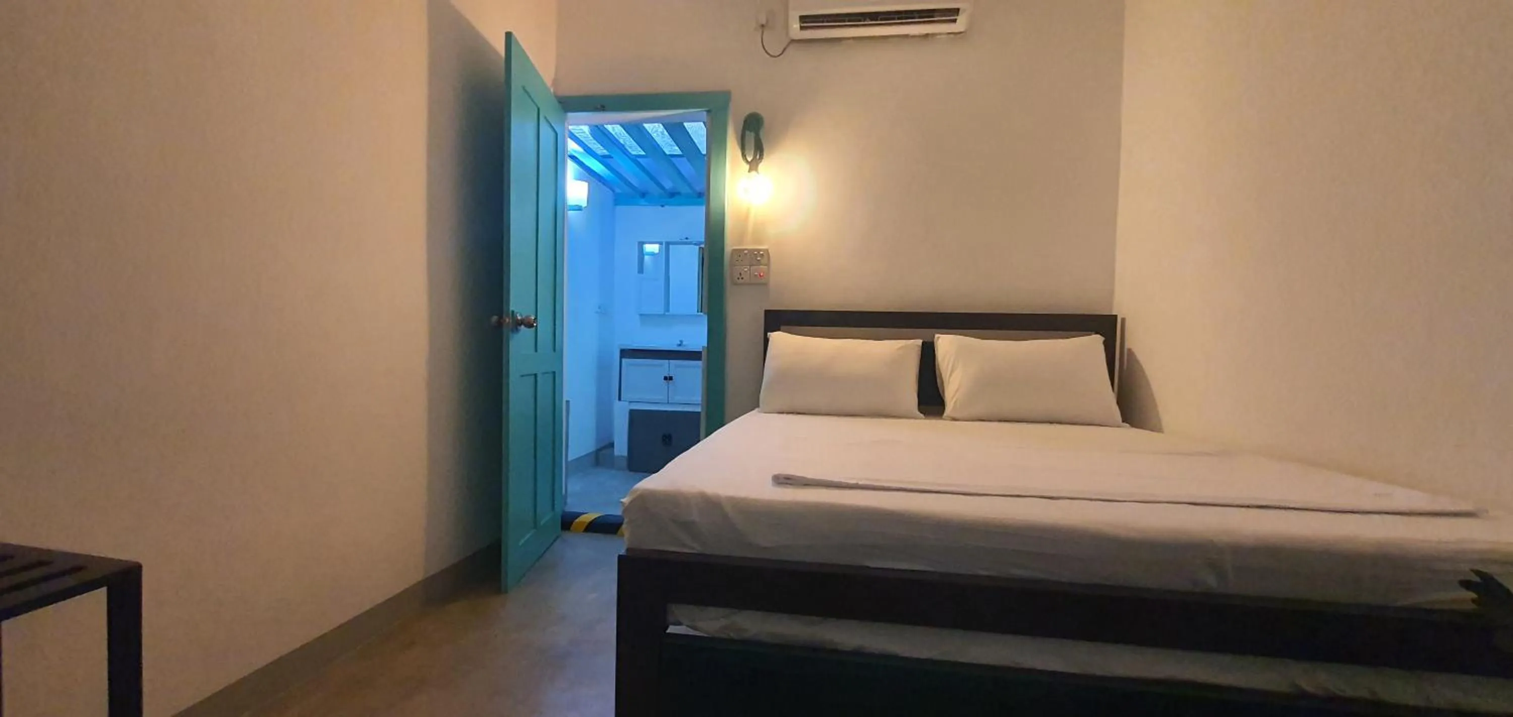 Bed in Hello Airport Hotel, Katunayaka