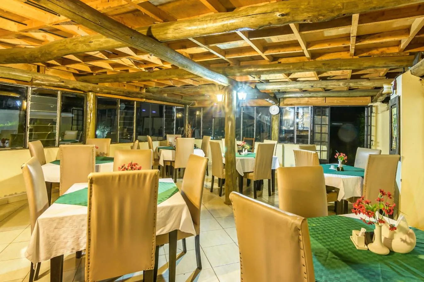 Restaurant/places to eat in Fina Gardens Resort, Naivasha