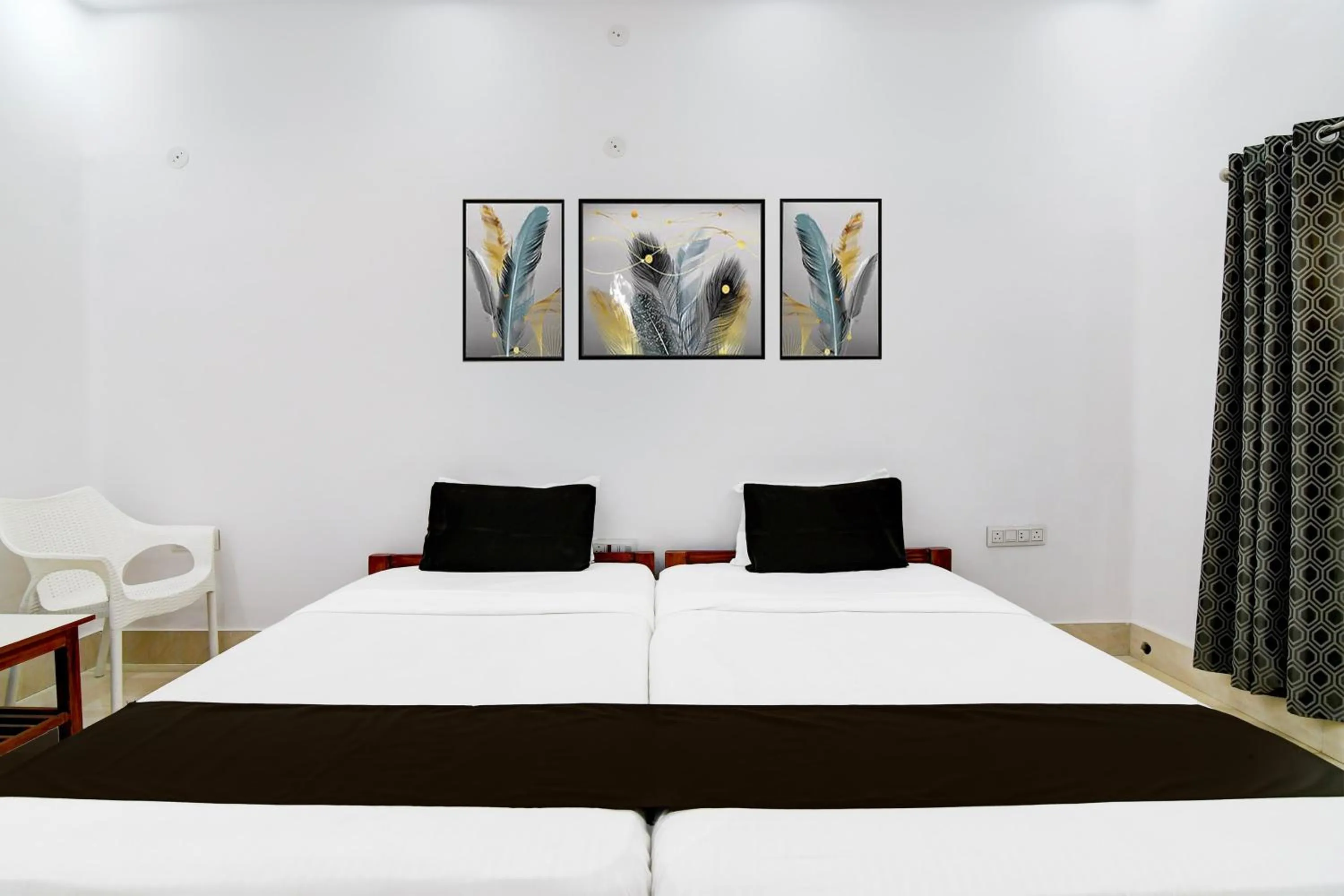 Facade/entrance, Bed in Hotel O Orchid Guest House