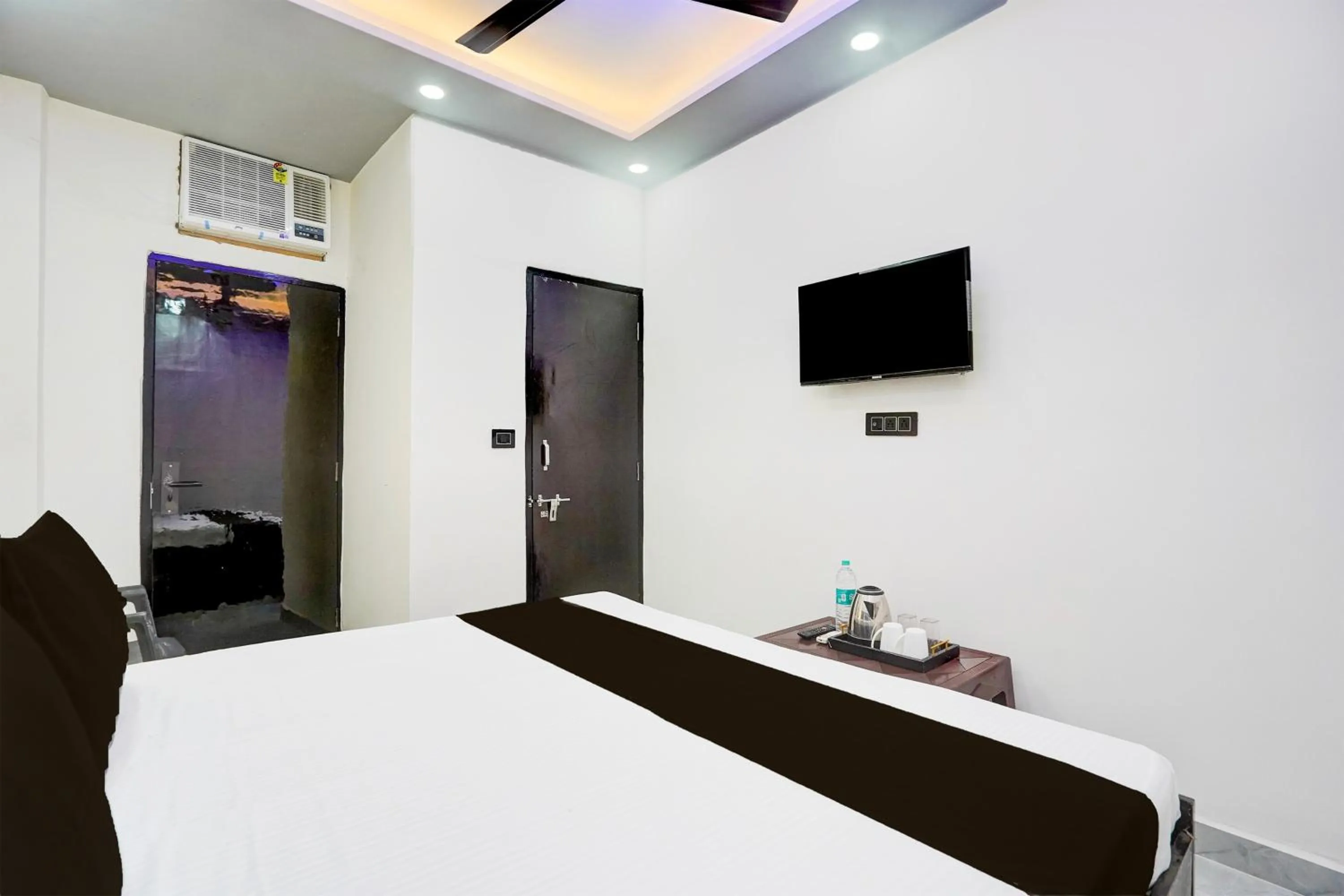 Lobby or reception, Bed in Hotel O Karan Residency