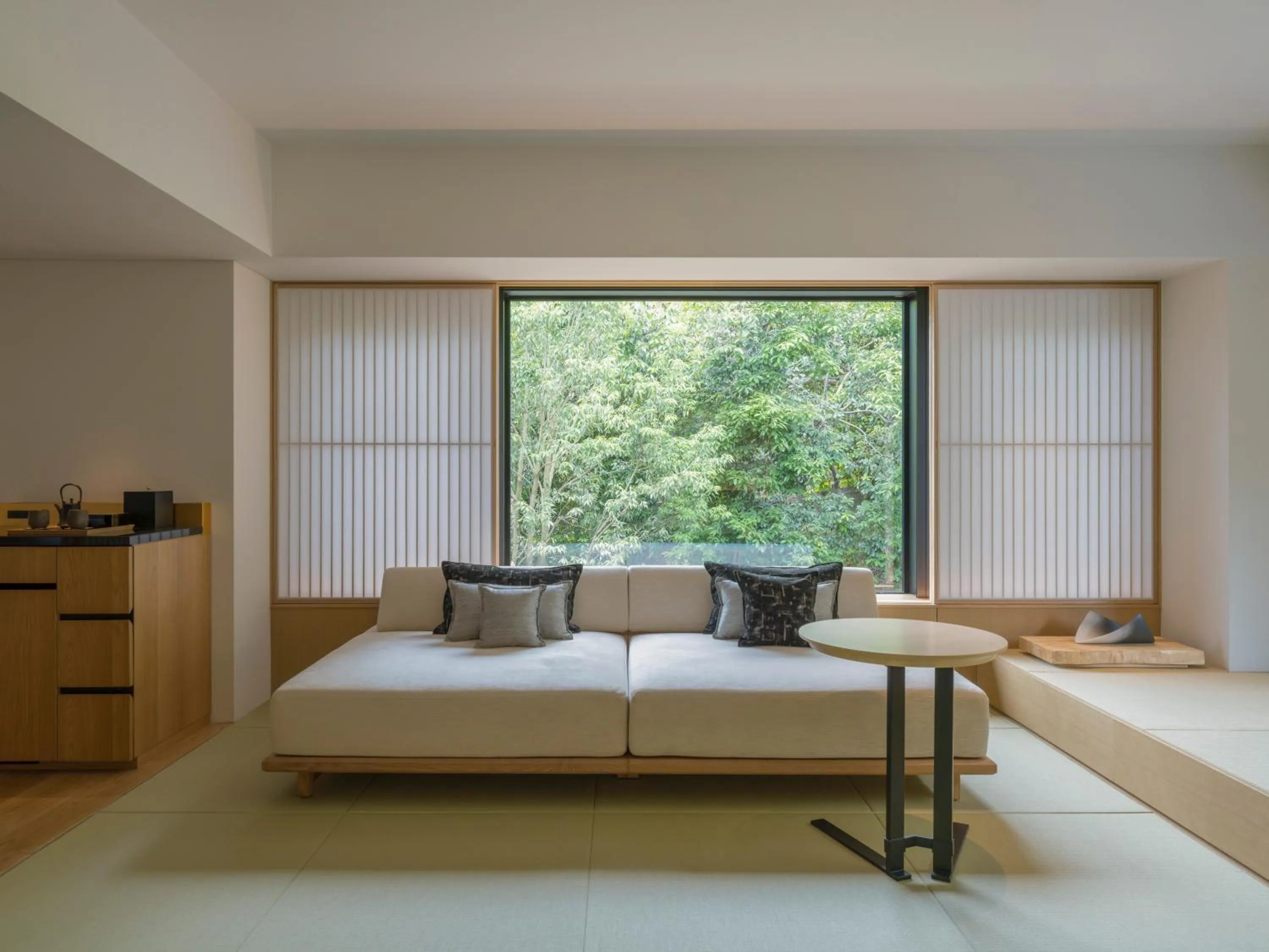 Seating area, Bed in Banyan Tree Higashiyama Kyoto