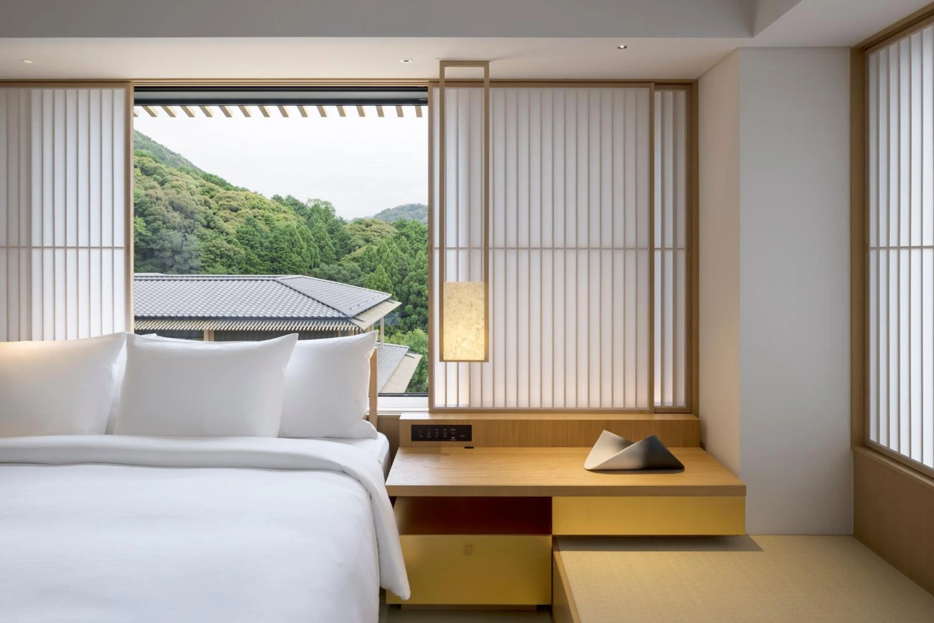 Bedroom, Bed in Banyan Tree Higashiyama Kyoto