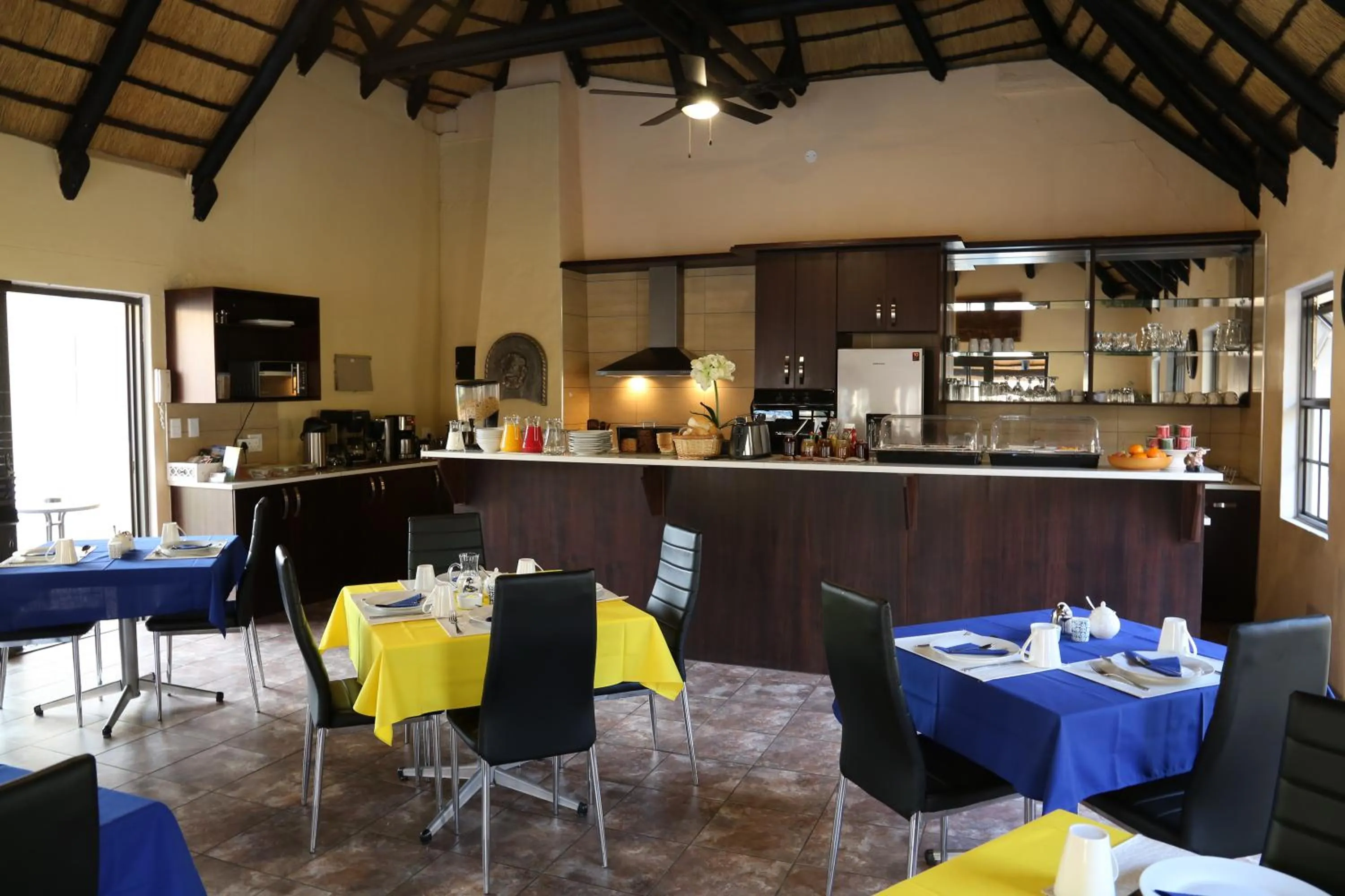 Restaurant/places to eat in Capbon Guesthouse