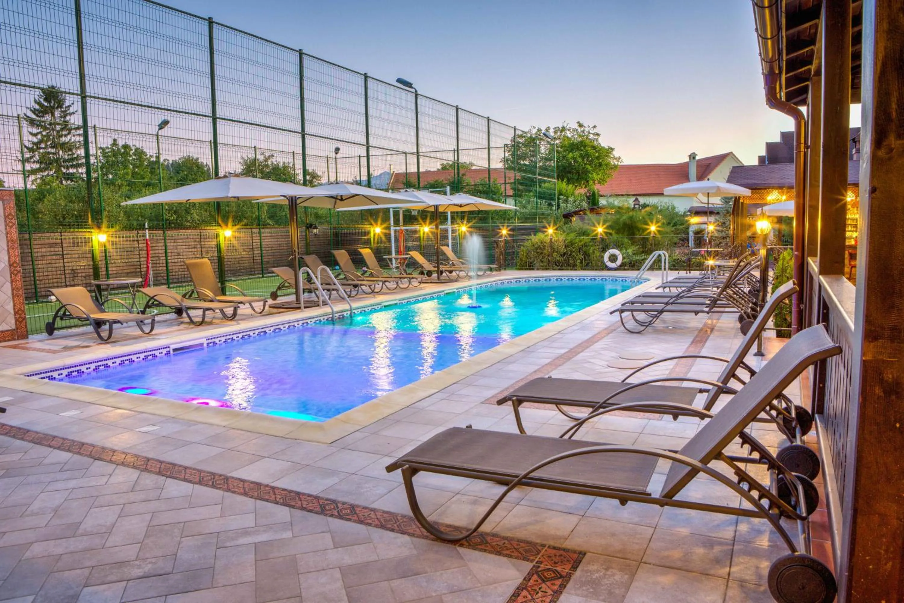 Swimming pool in Conacul Ambient