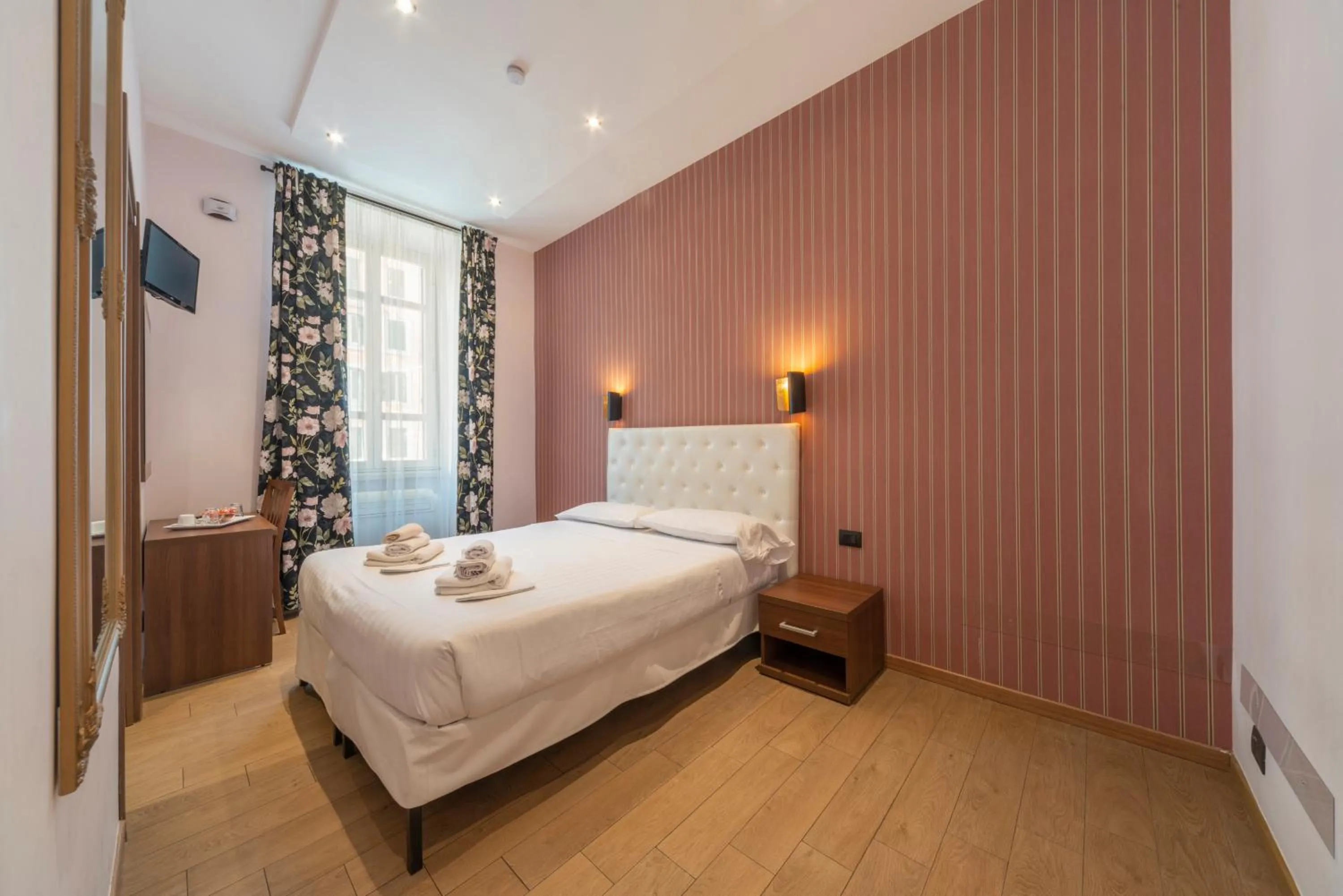 Bed in La Grande Bellezza Guest House Rome