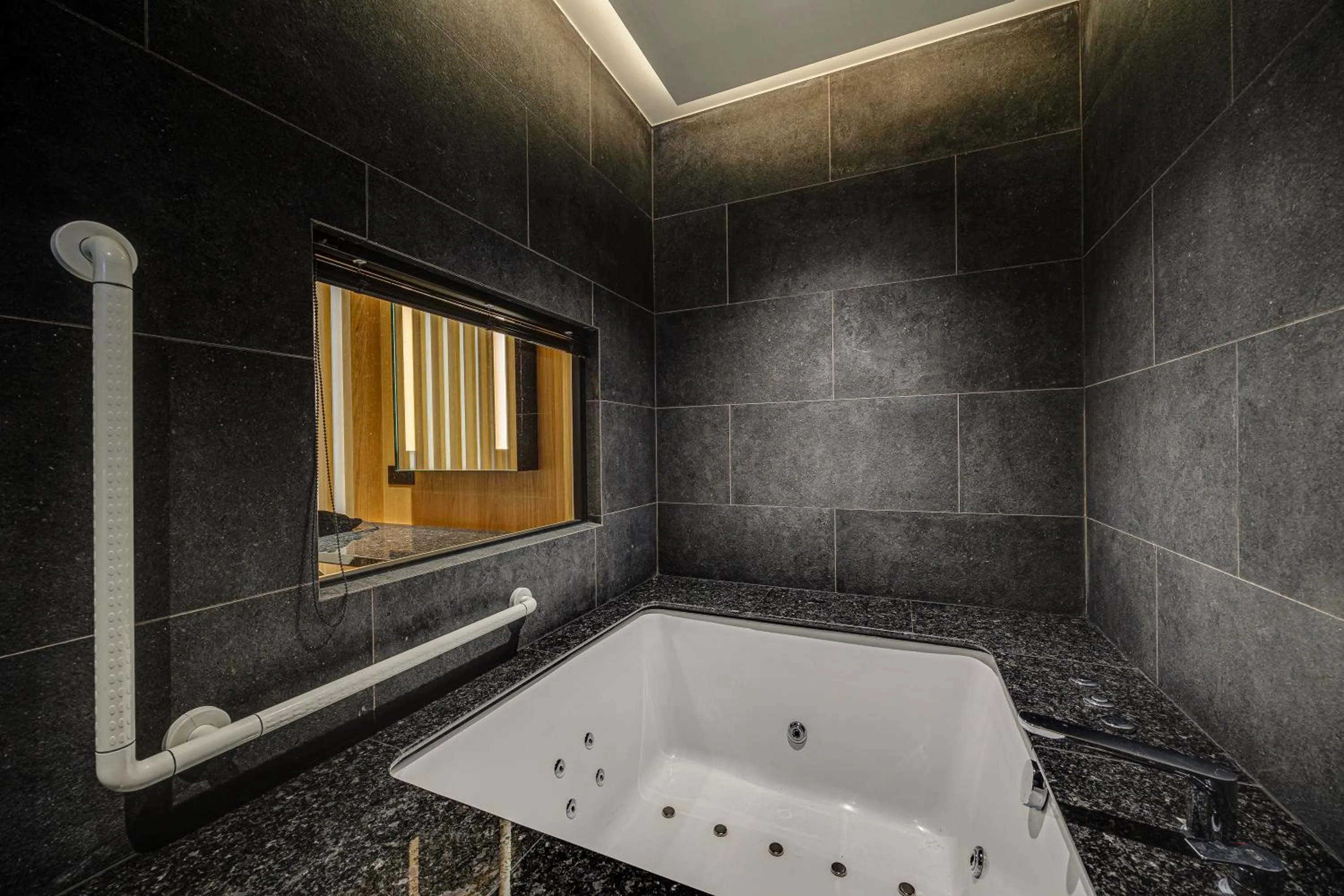 Boutech Wuri Village Hotel