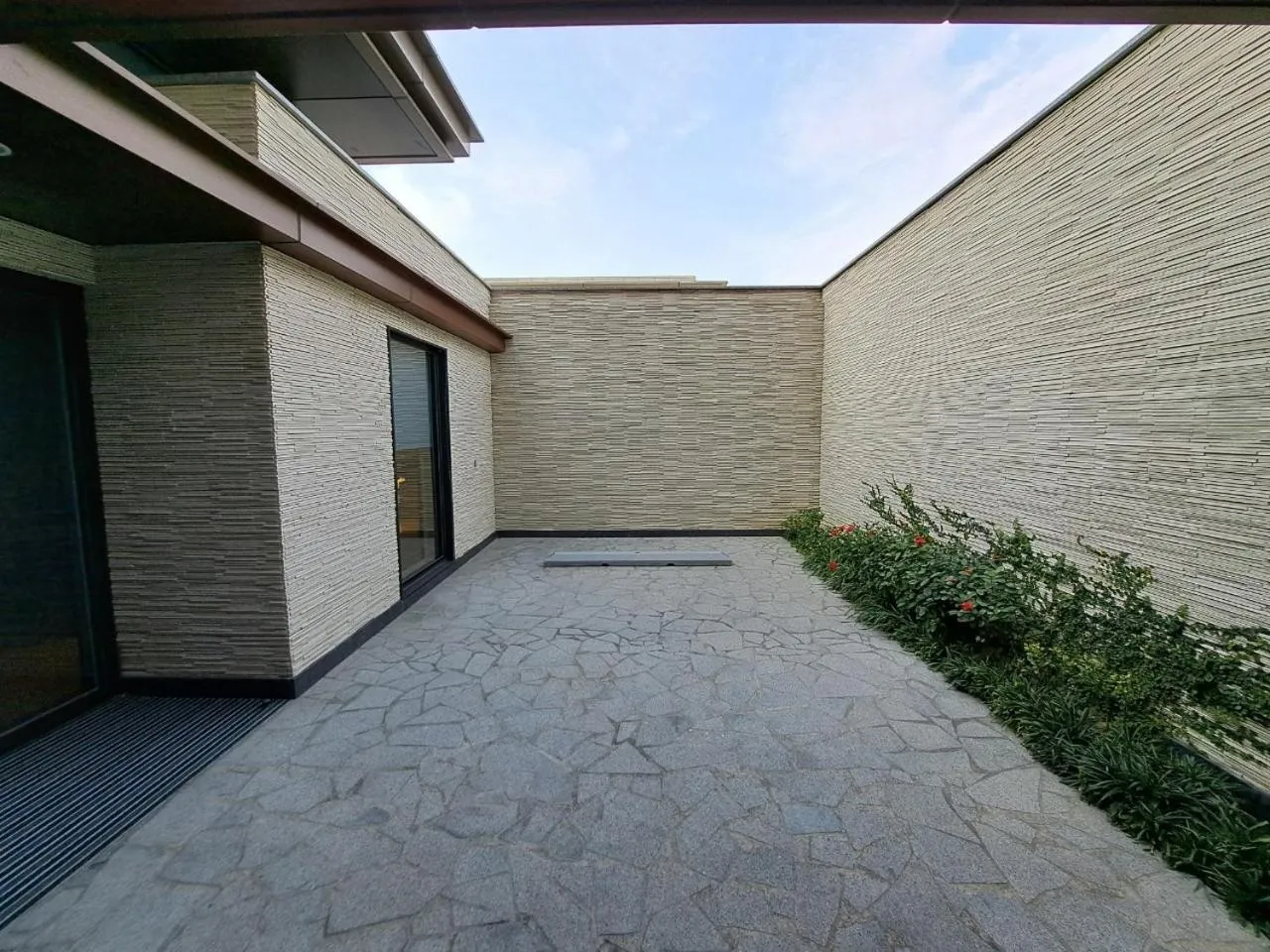 Boutech Wuri Village Hotel