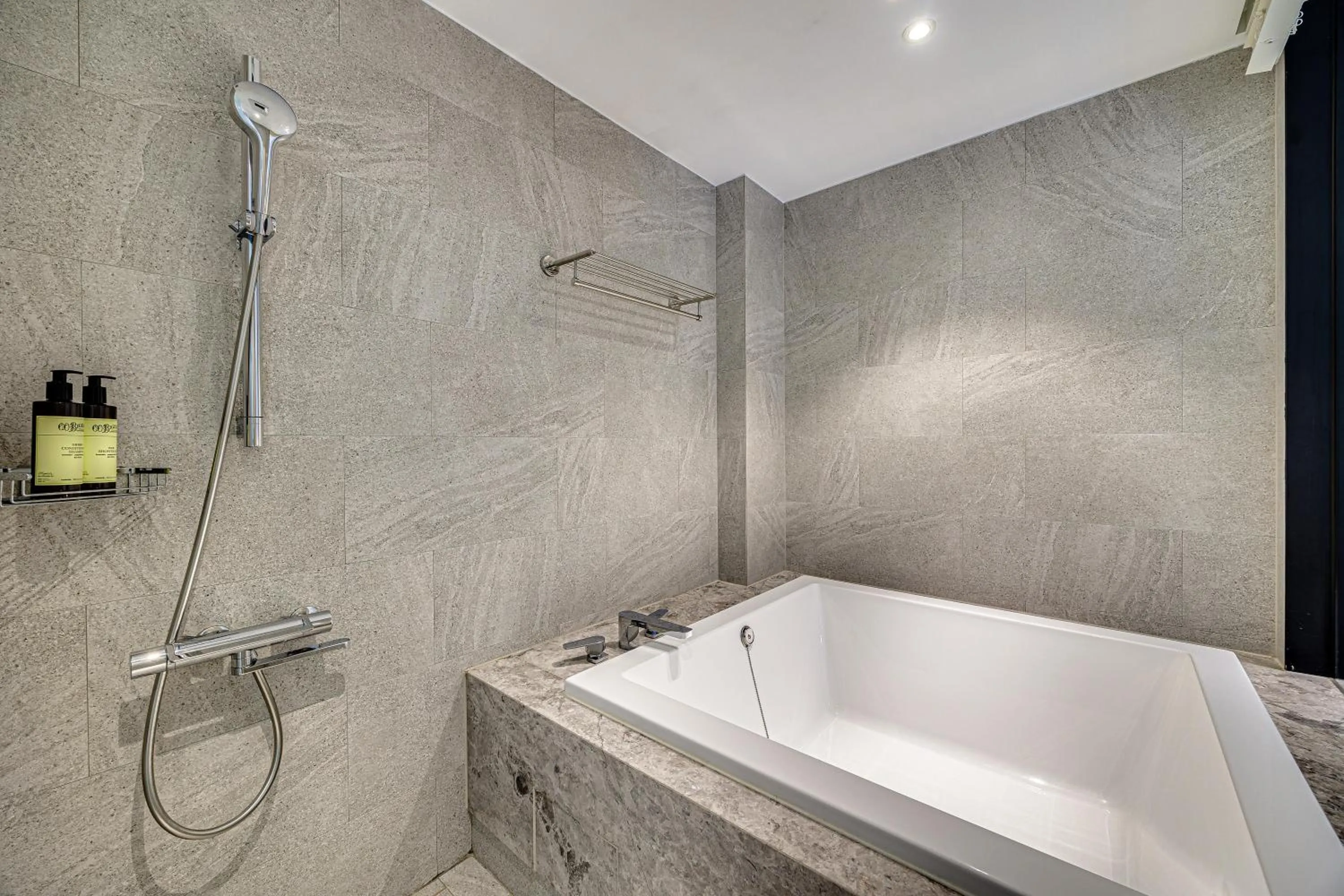 Boutech Wuri Village Hotel