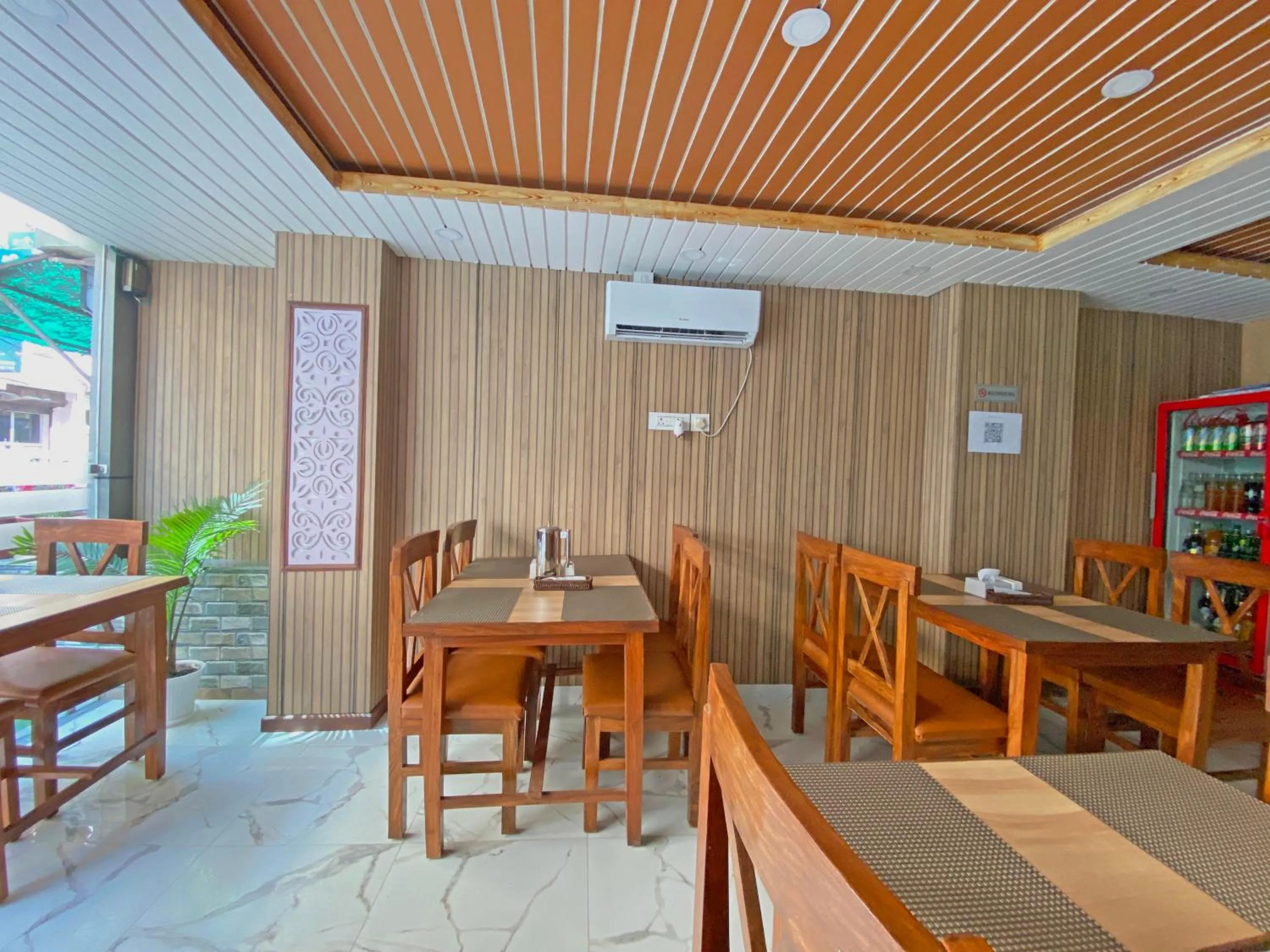 Restaurant/places to eat in Hotel Lumbini Airport