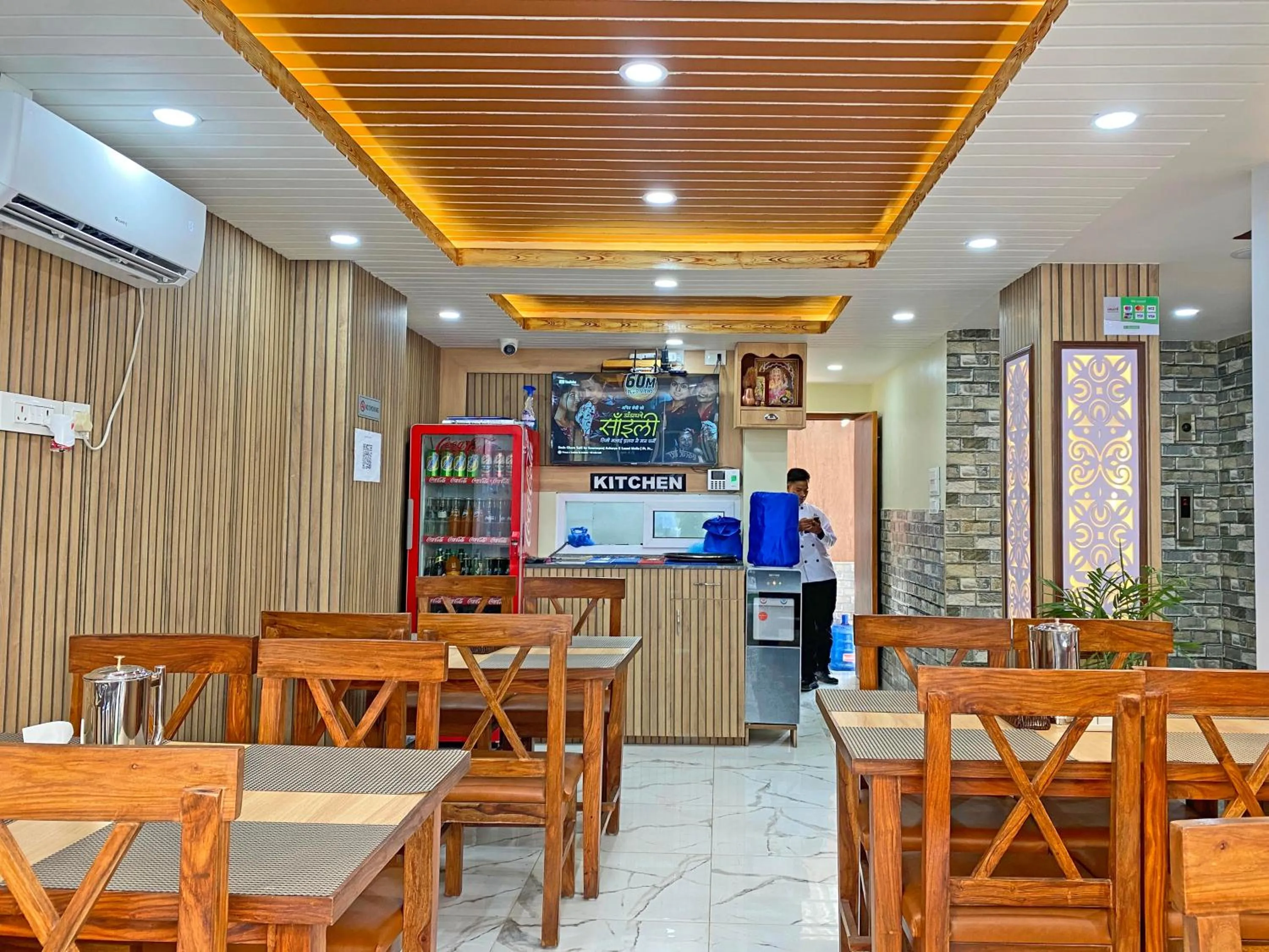 Restaurant/places to eat in Hotel Lumbini Airport