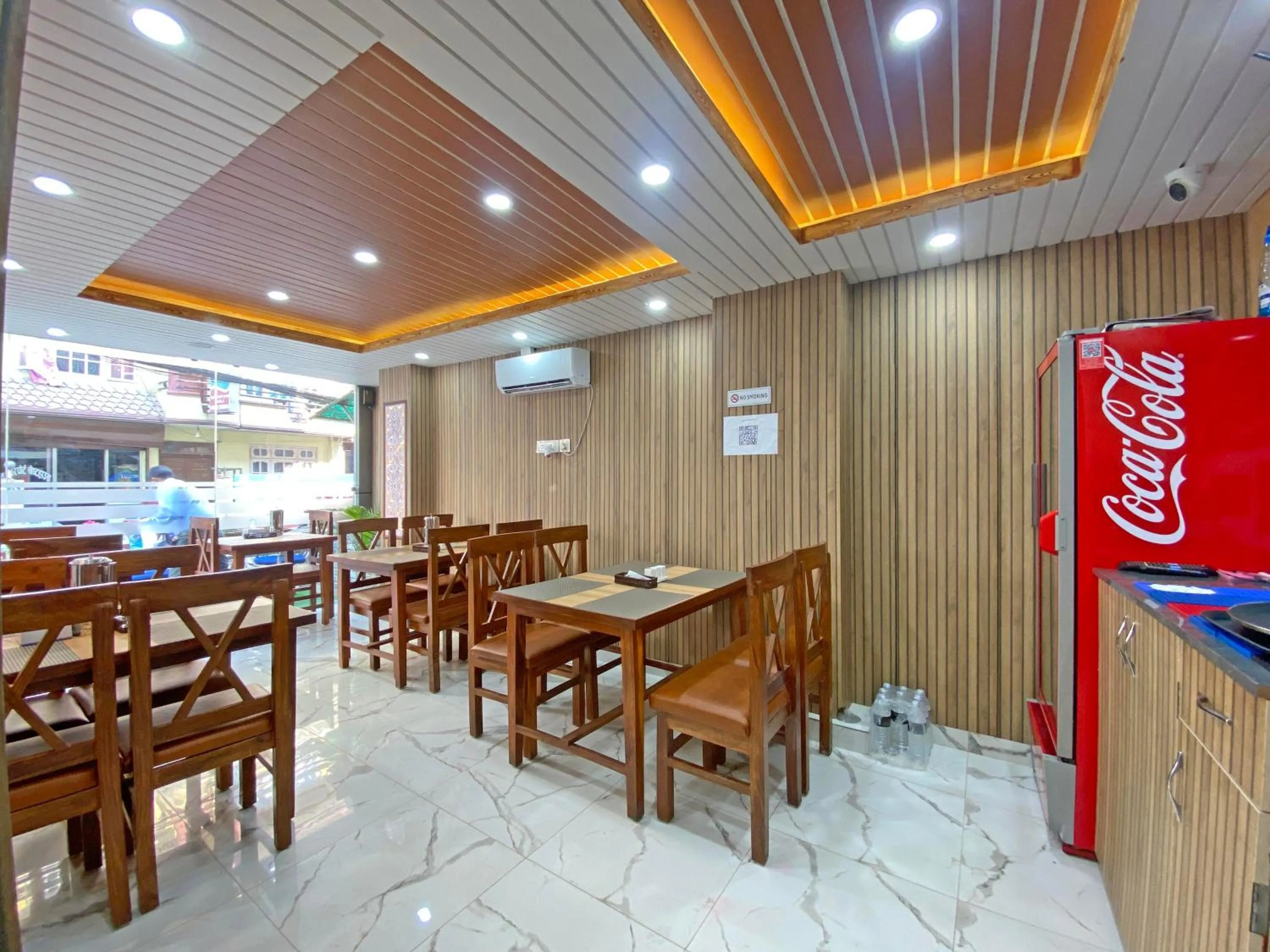 Restaurant/places to eat in Hotel Lumbini Airport
