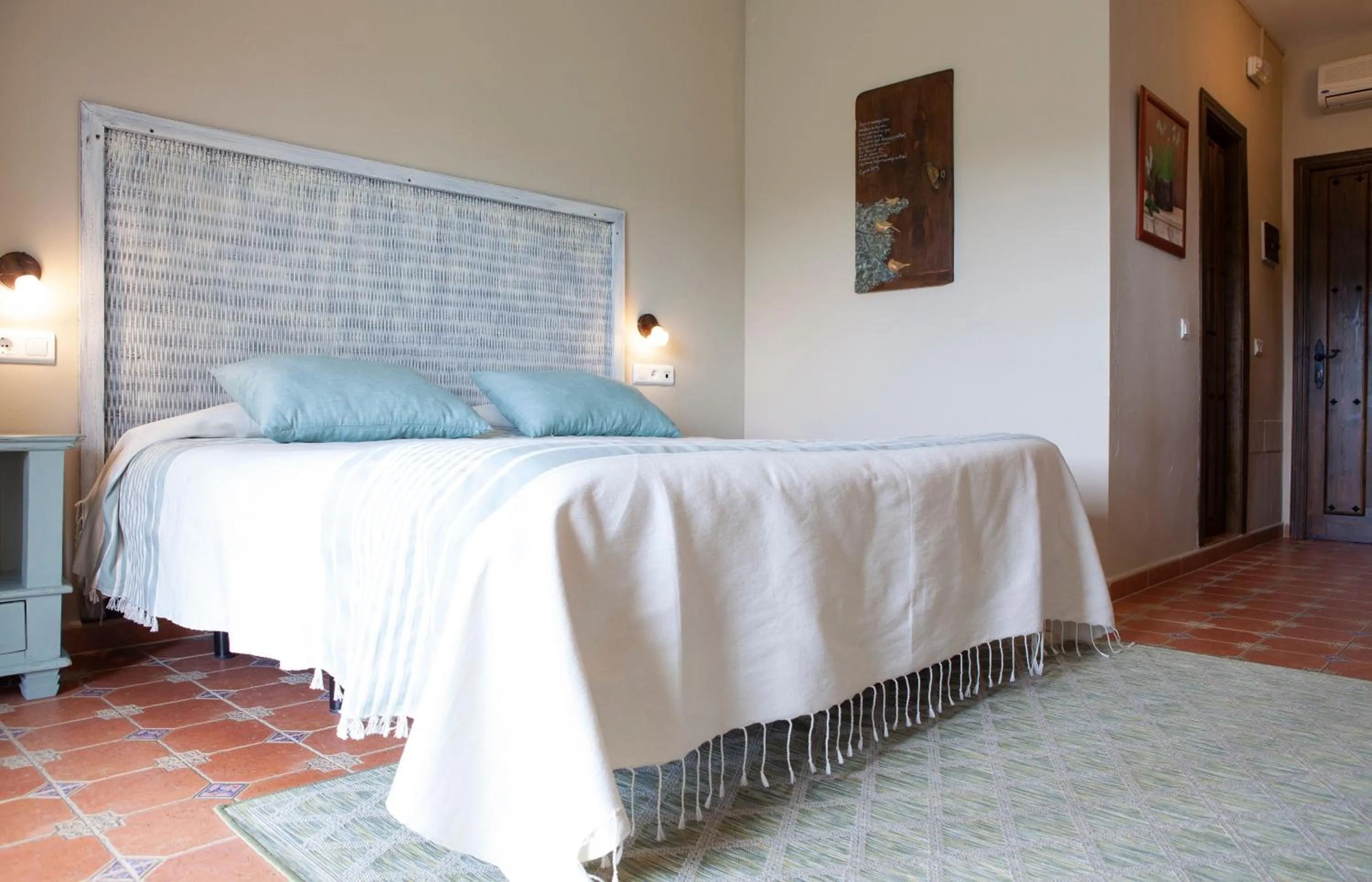Bed in Hotel Cortijo de Salia