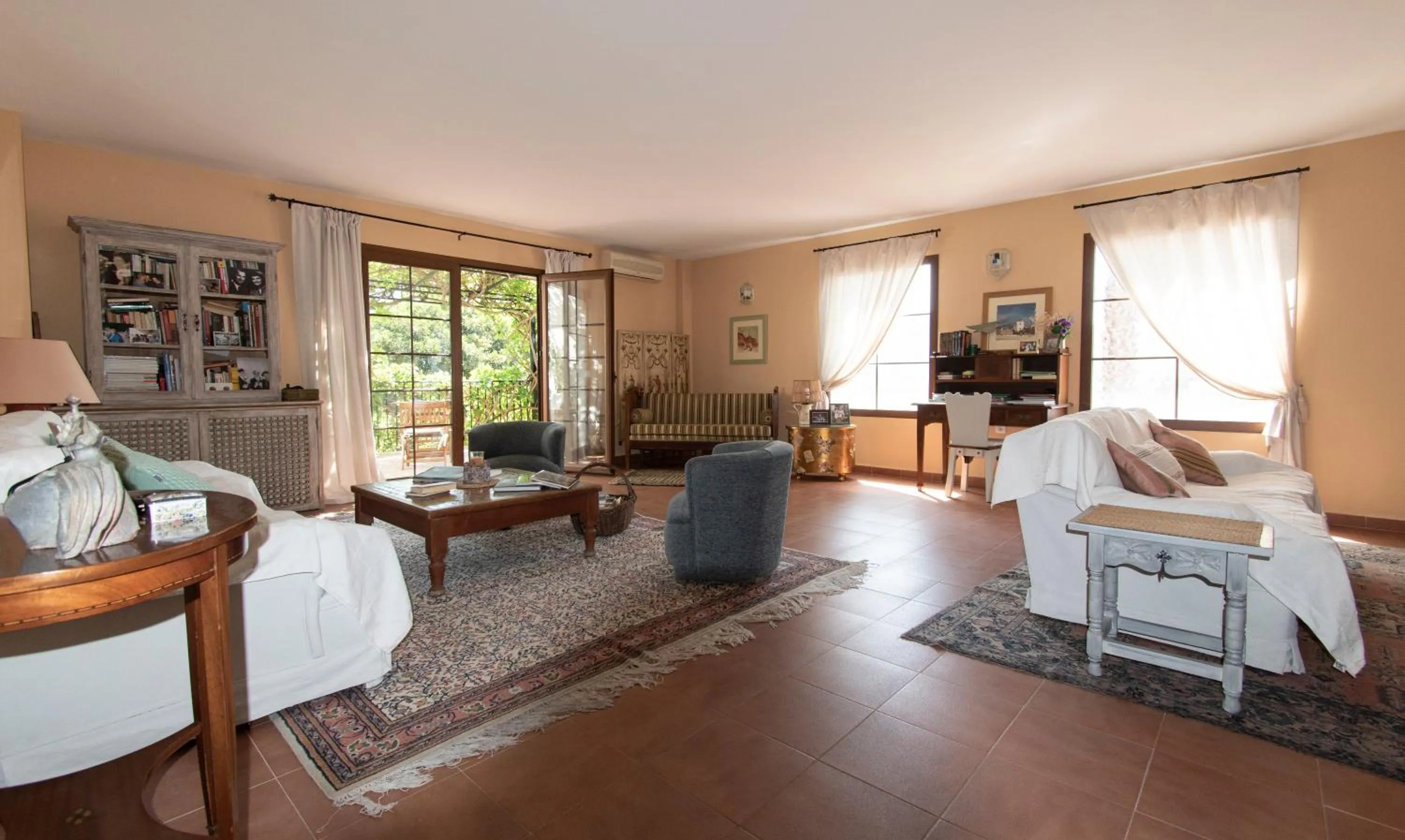 Living room in Hotel Cortijo de Salia