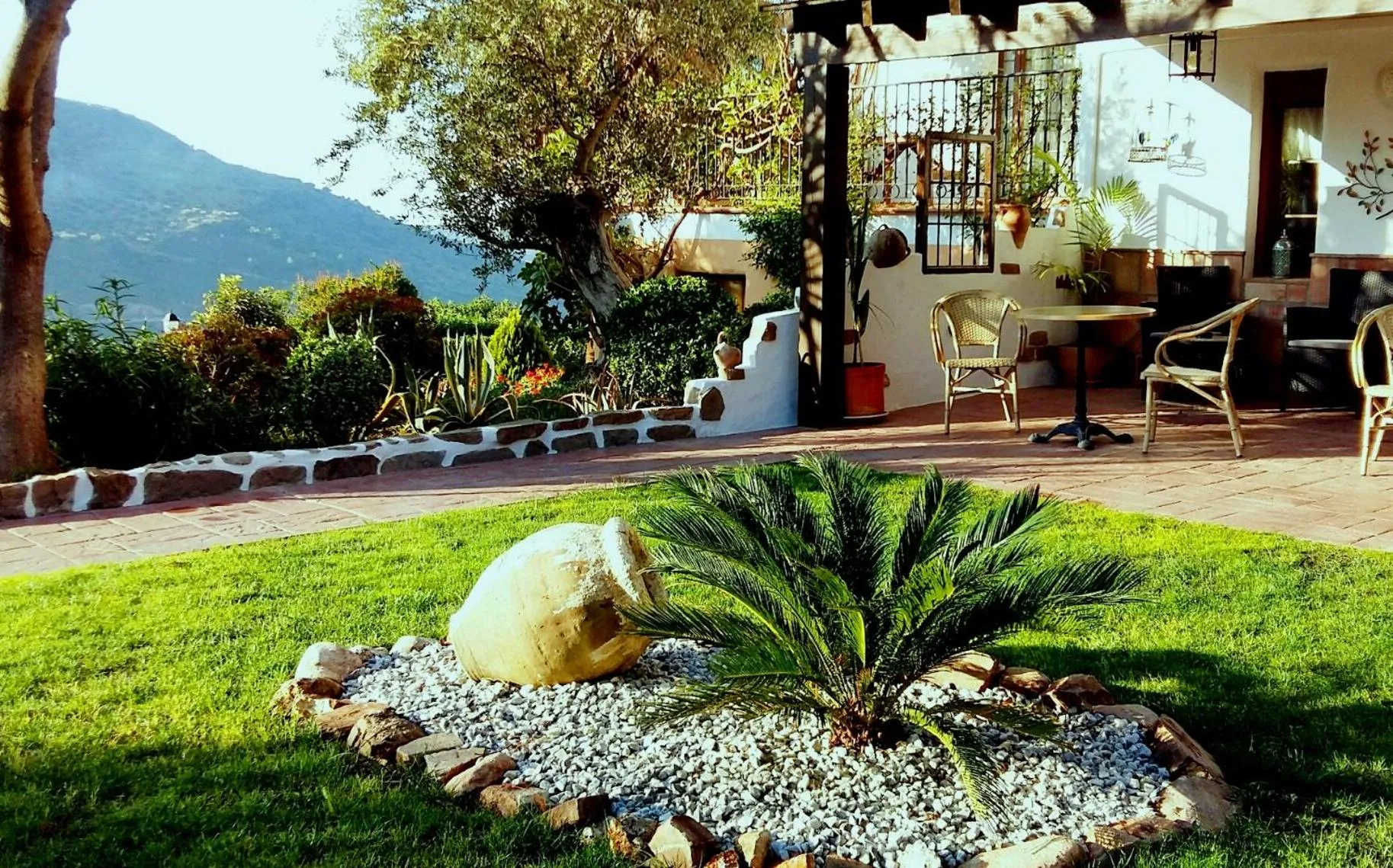 Garden view in Hotel Cortijo de Salia