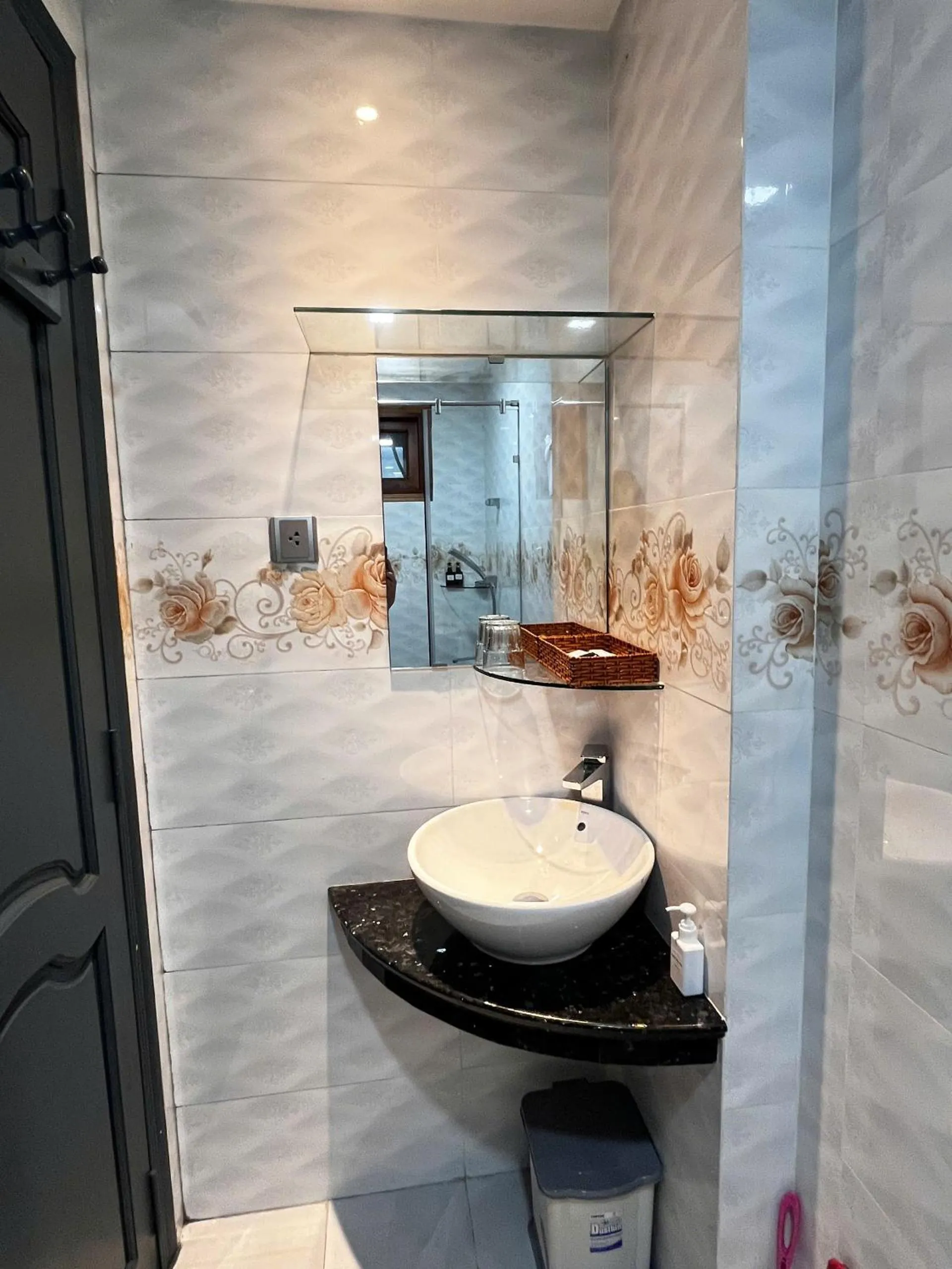 Shower in GALANG HOTEL