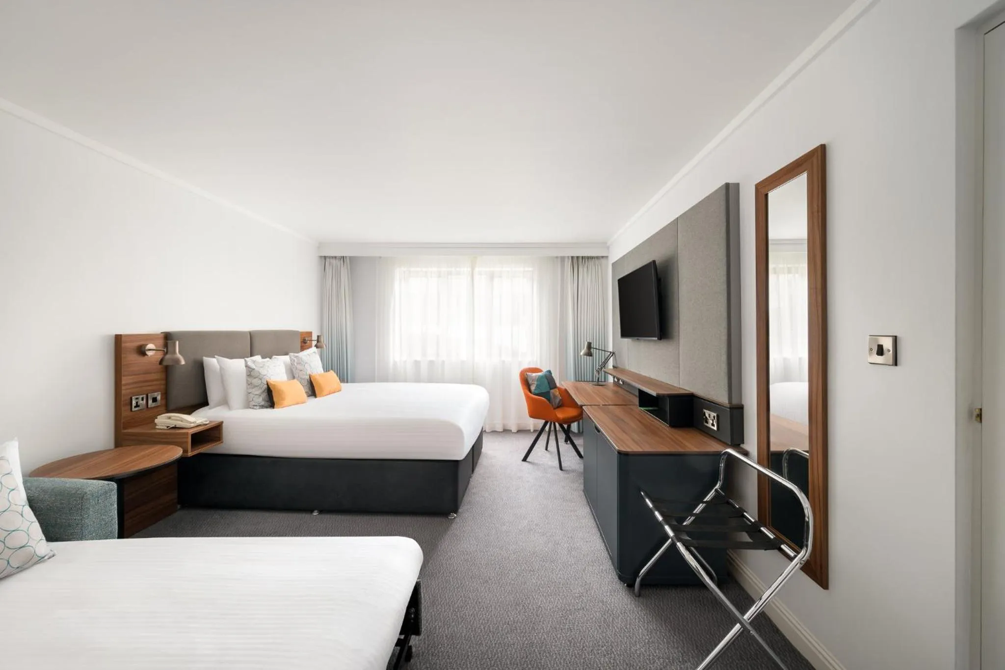 Photo of the whole room, Bed in Holiday Inn Birmingham Bromsgrove by IHG