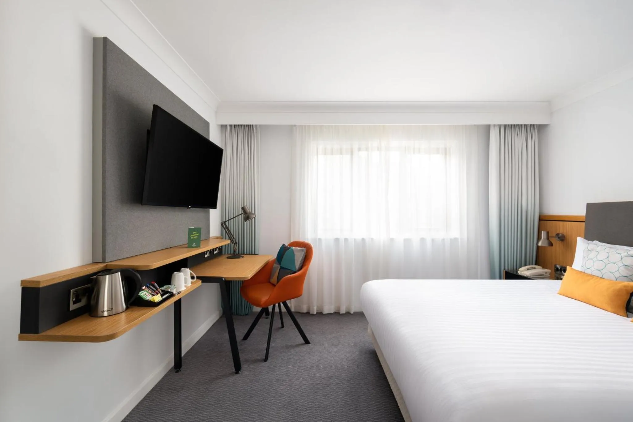 Photo of the whole room, Bed in Holiday Inn Birmingham Bromsgrove by IHG