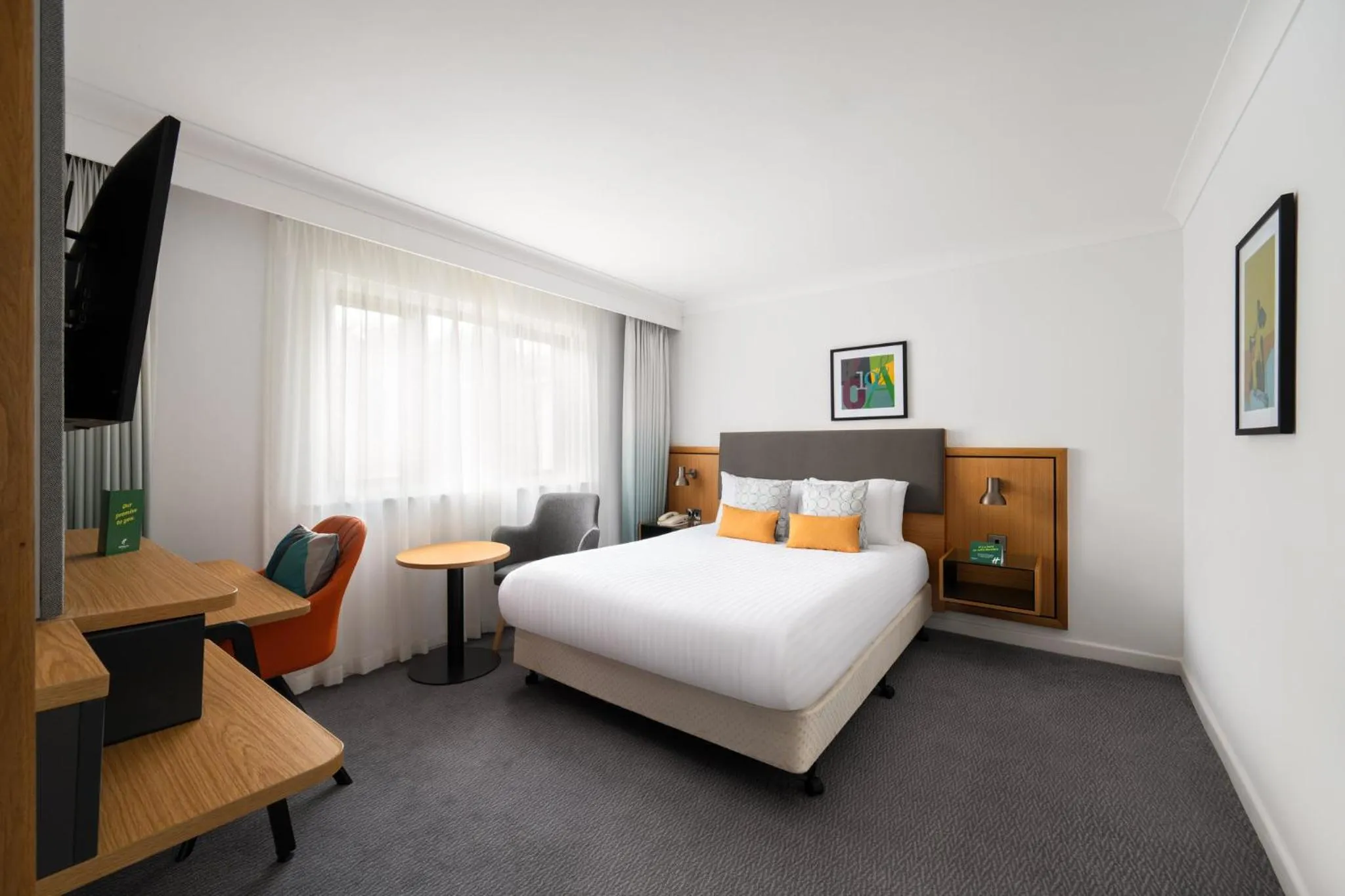 Photo of the whole room, Bed in Holiday Inn Birmingham Bromsgrove by IHG
