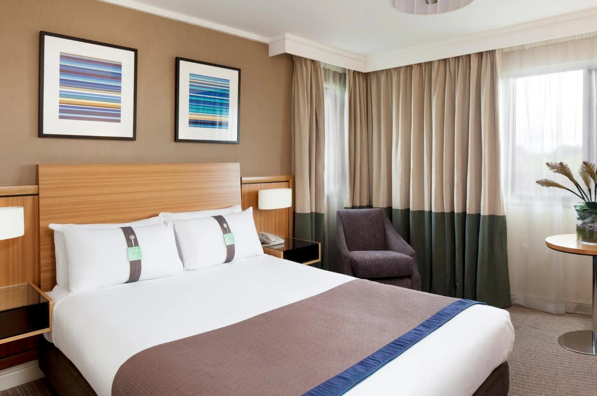 Photo of the whole room, Bed in Holiday Inn Birmingham Bromsgrove by IHG