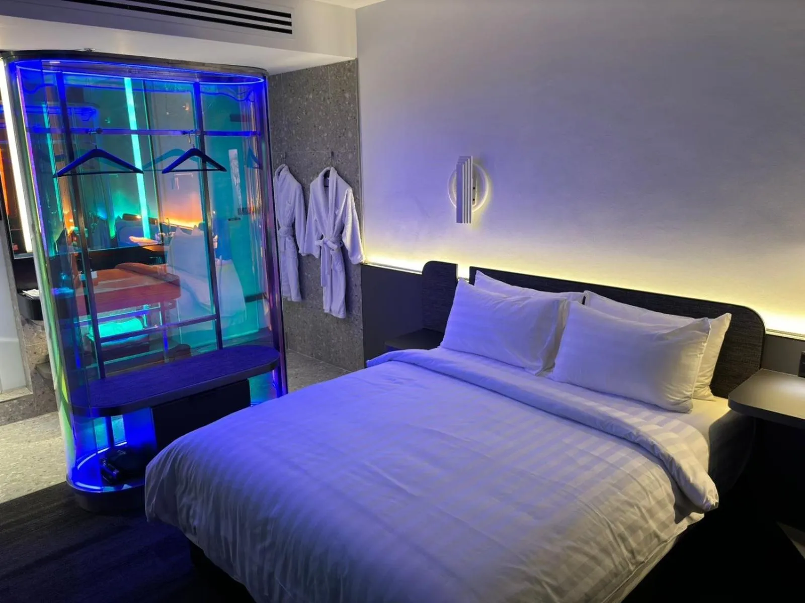 Bed in CapsuleTransit MAX - Terminal 2