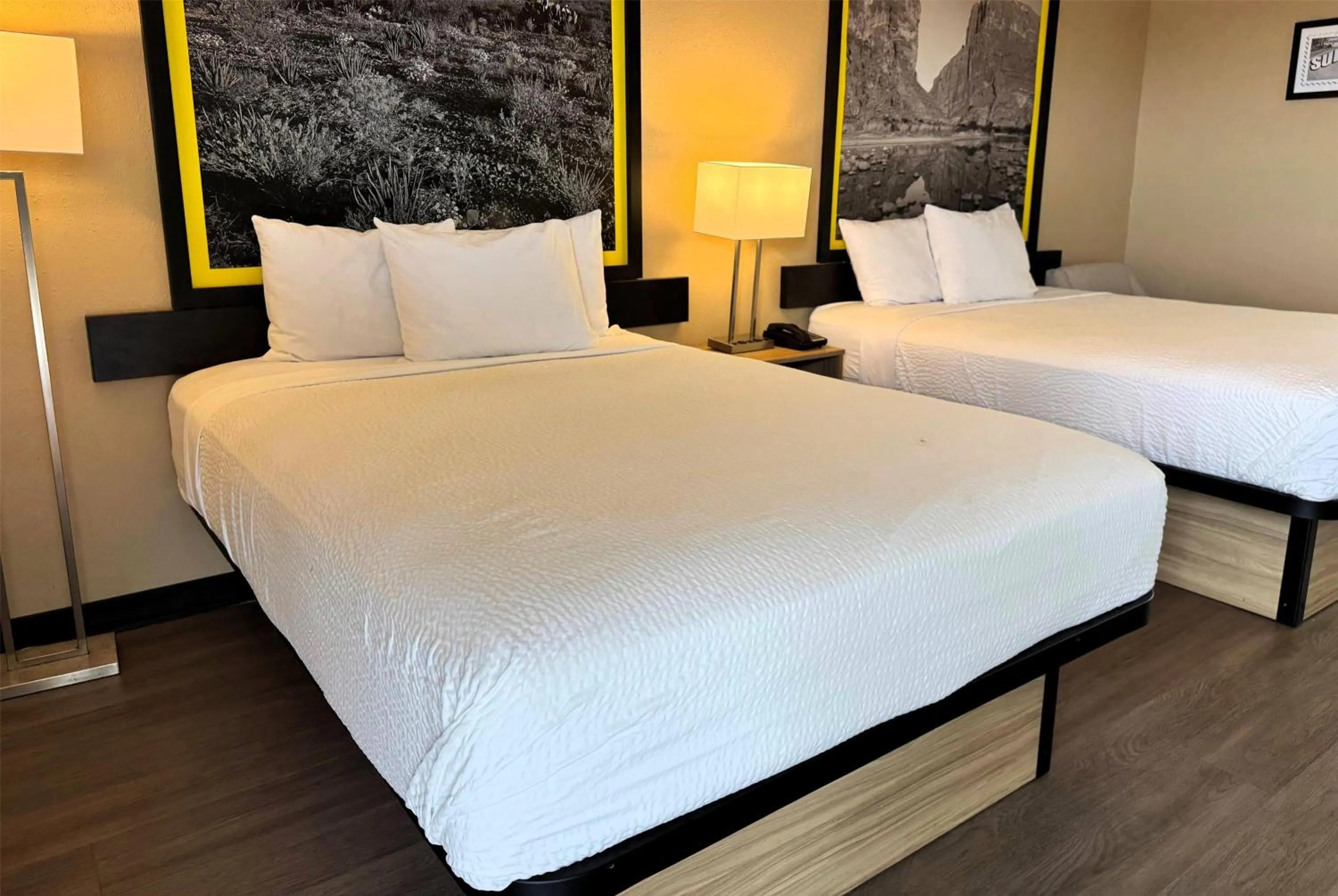 Photo of the whole room, Bed in Super 8 by Wyndham Corpus Christi Airport