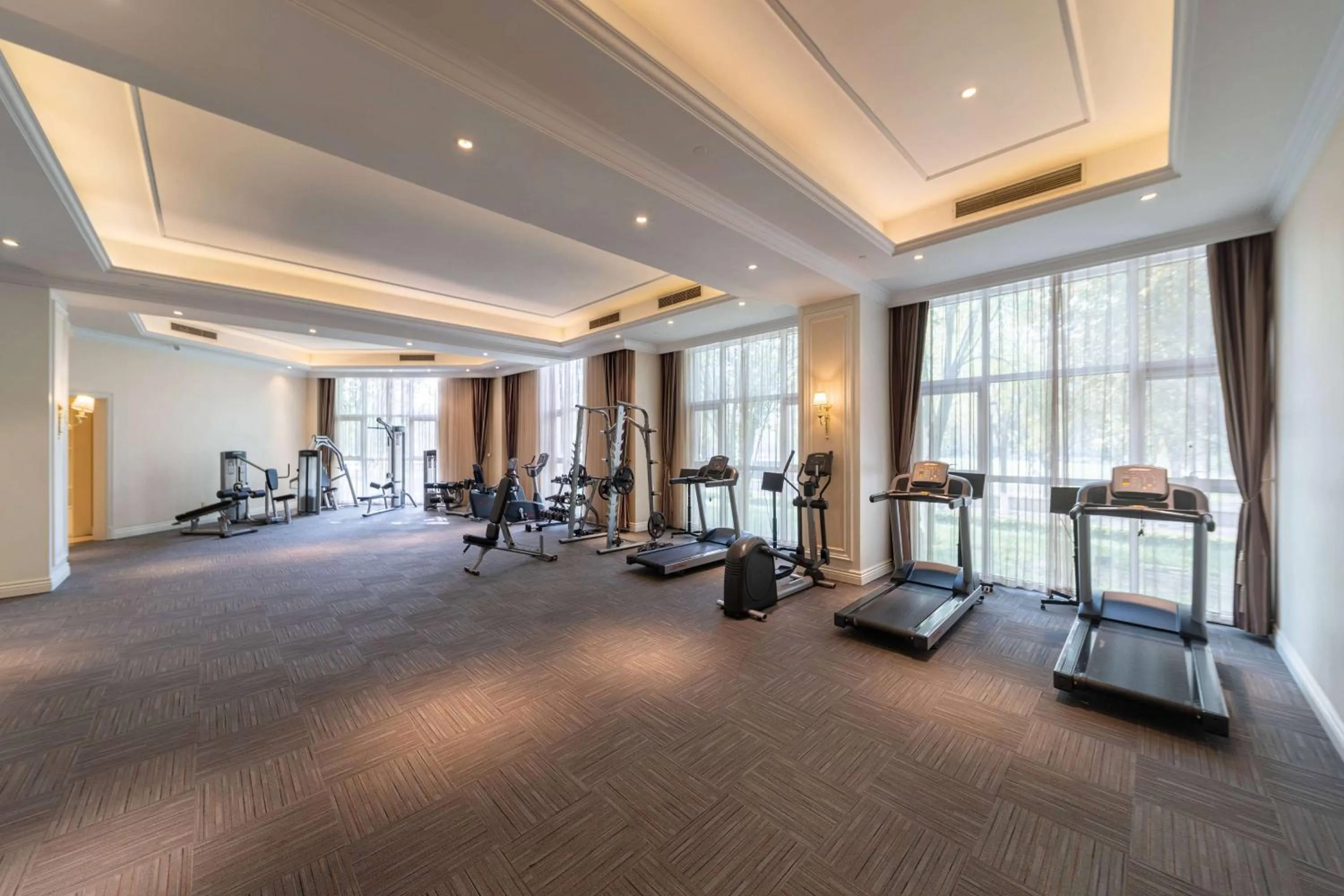 Fitness centre/facilities in Howard Johnson Junhe Hot Springs Resort Beijing北京君和豪生温泉酒店