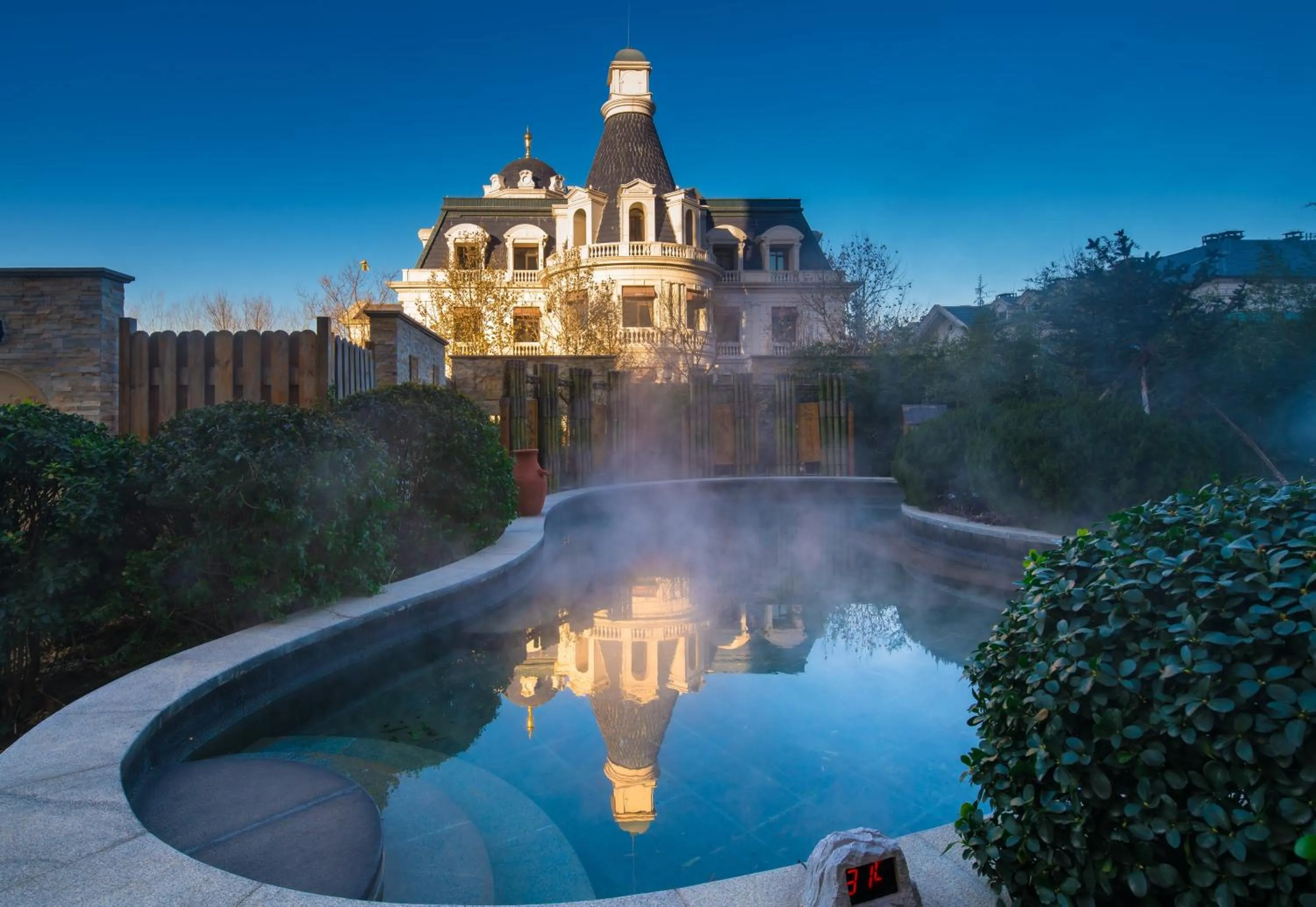 Hot Tub in Howard Johnson Junhe Hot Springs Resort Beijing北京君和豪生温泉酒店