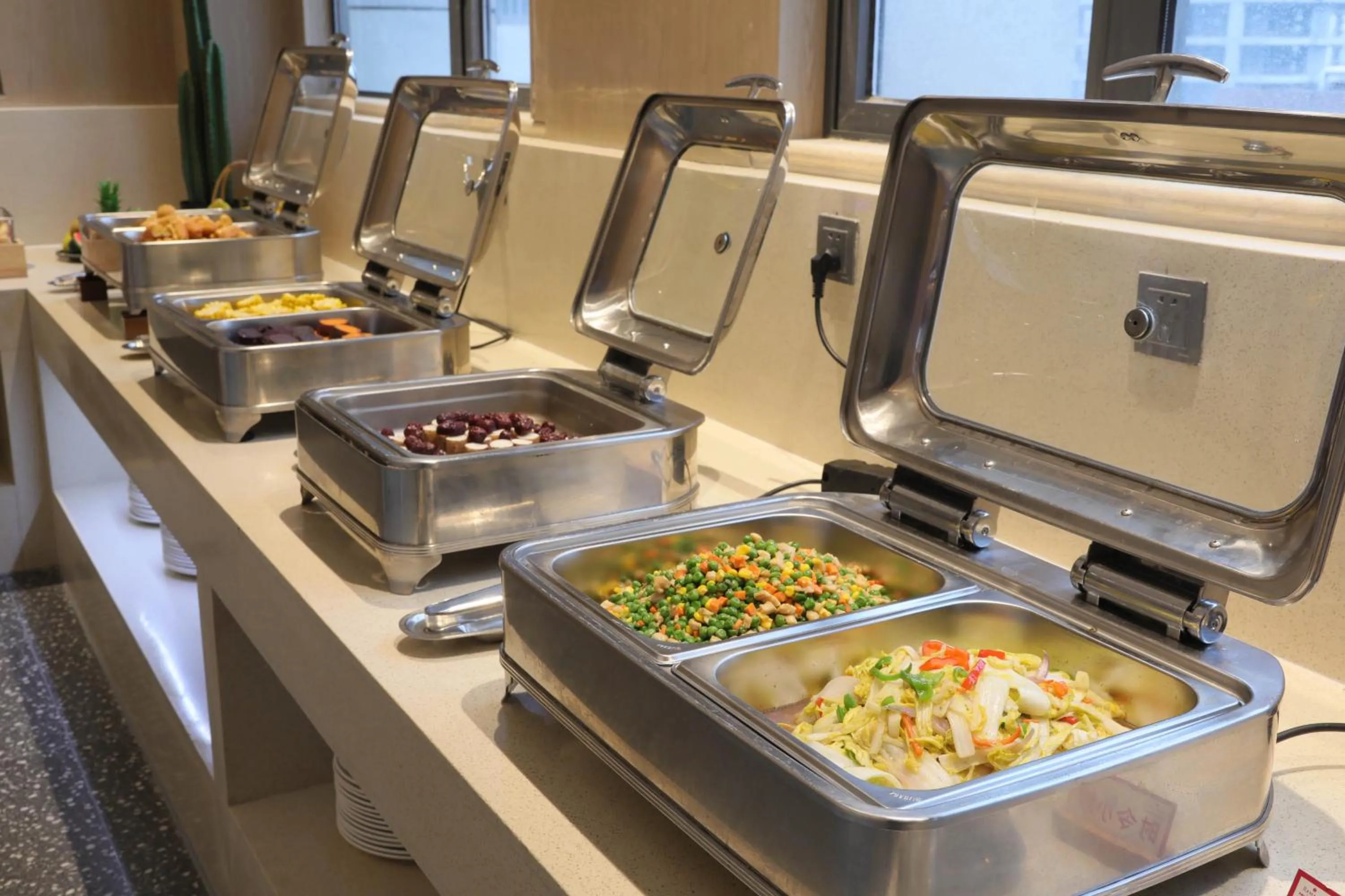 Restaurant/places to eat in Ramada by Wyndham Wuhan Wangjiawan