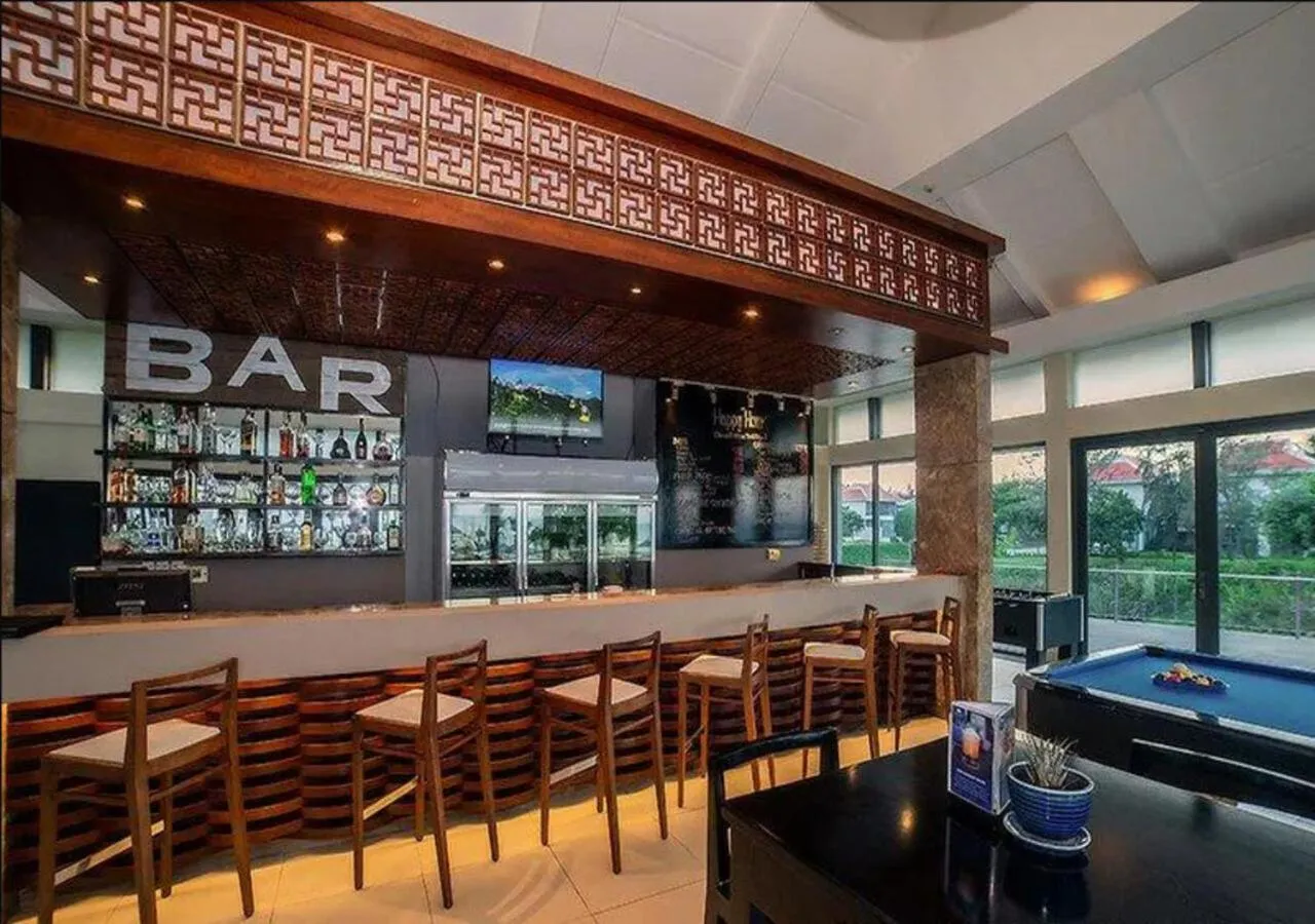 Lounge or bar in Ocean Beach Resort Da Nang