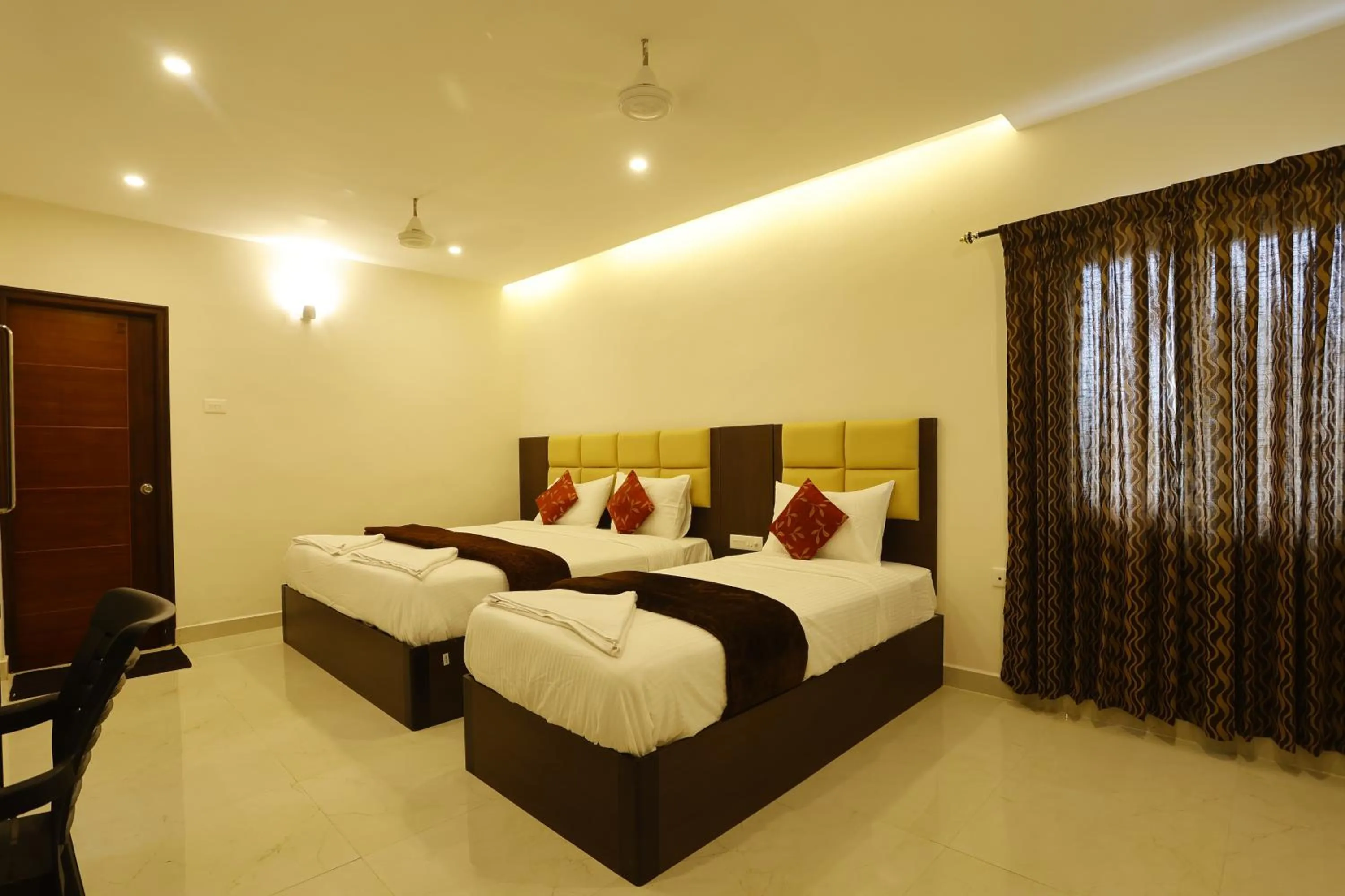 Bed in Rameswaram Harish Palace