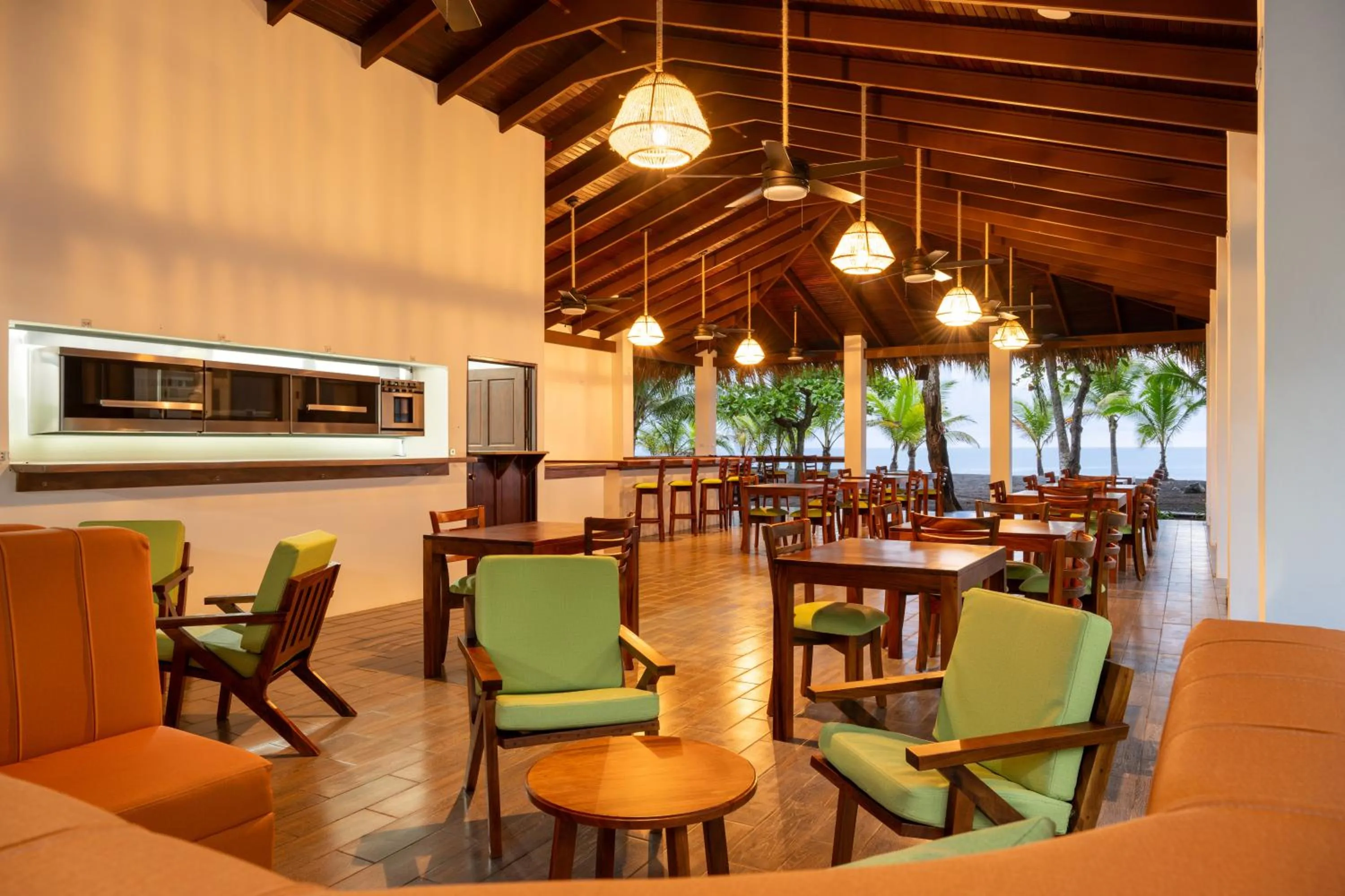 Restaurant/places to eat in Fuego del Sol Beachfront Hotel