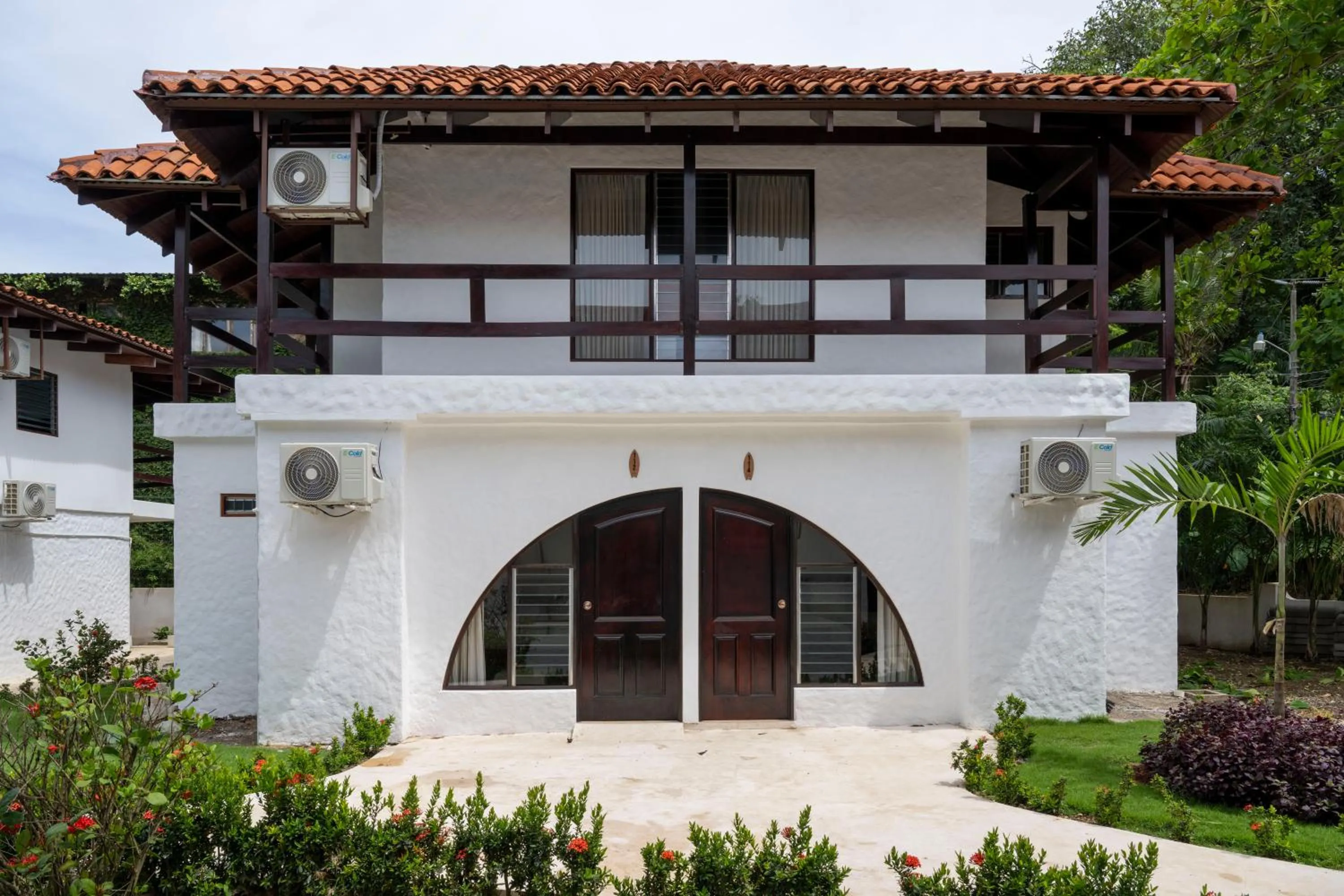 Facade/entrance in Fuego del Sol Beachfront Hotel