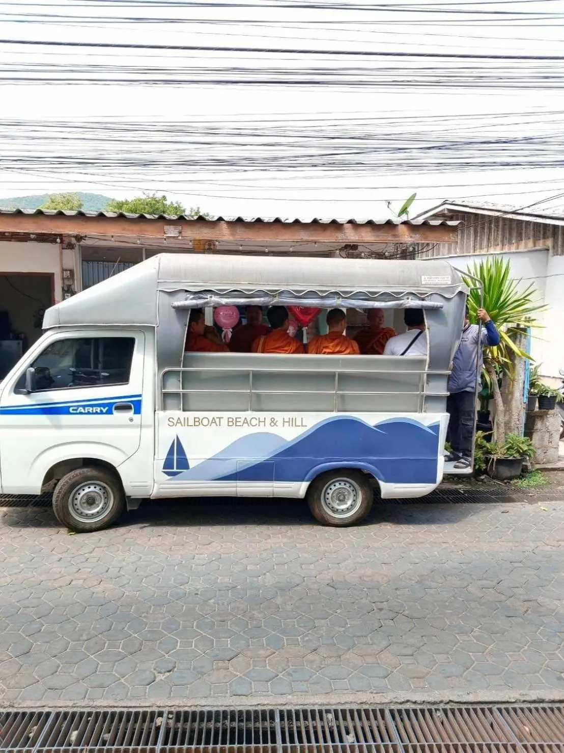 shuttle in Baan Sailboat Beach Kohlarn