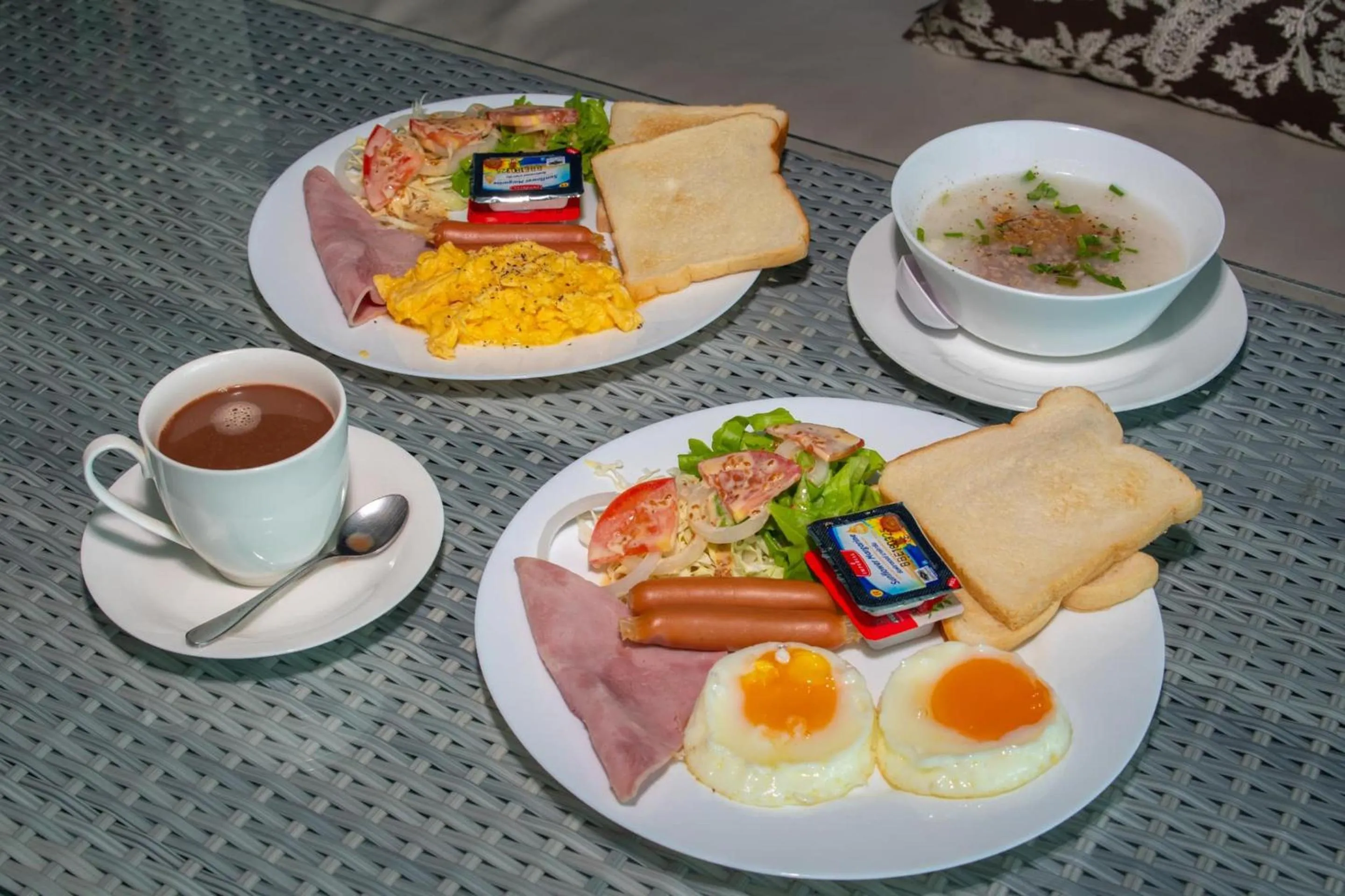 Breakfast in Baan Sailboat Beach Kohlarn