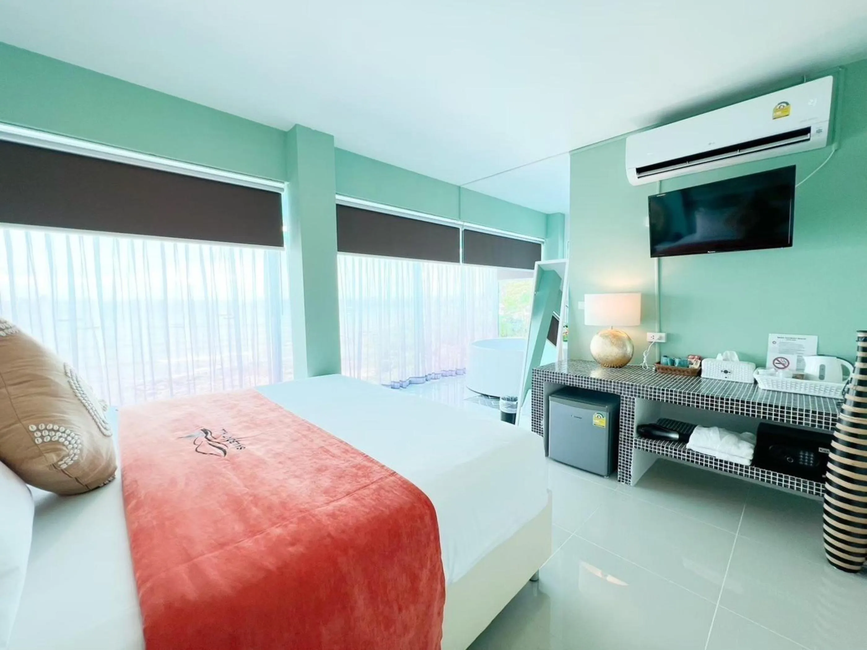 TV and multimedia, Bed in Baan Sailboat Beach Kohlarn