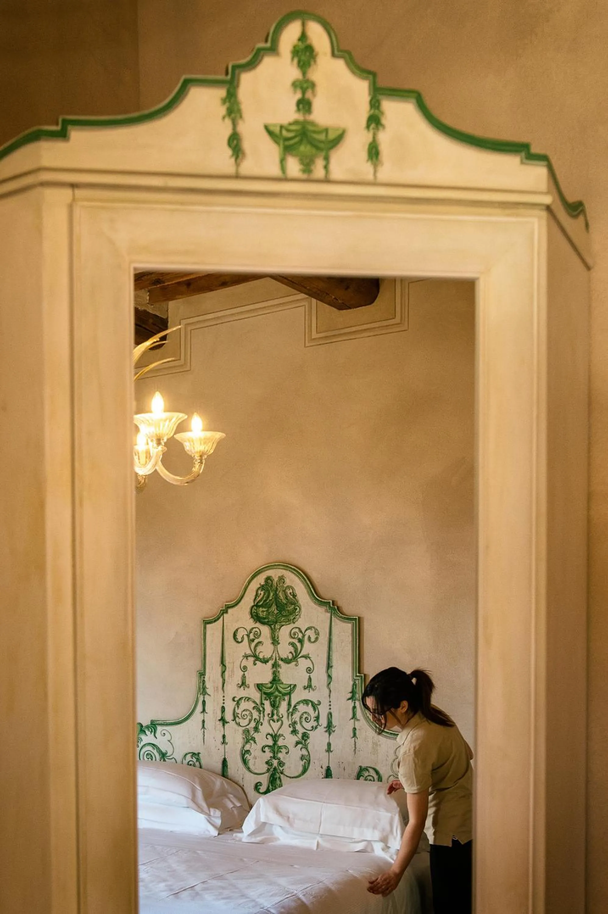 wardrobe, Bed in Villa Le Prata - Residenza del Vescovo - Cantina & Relais