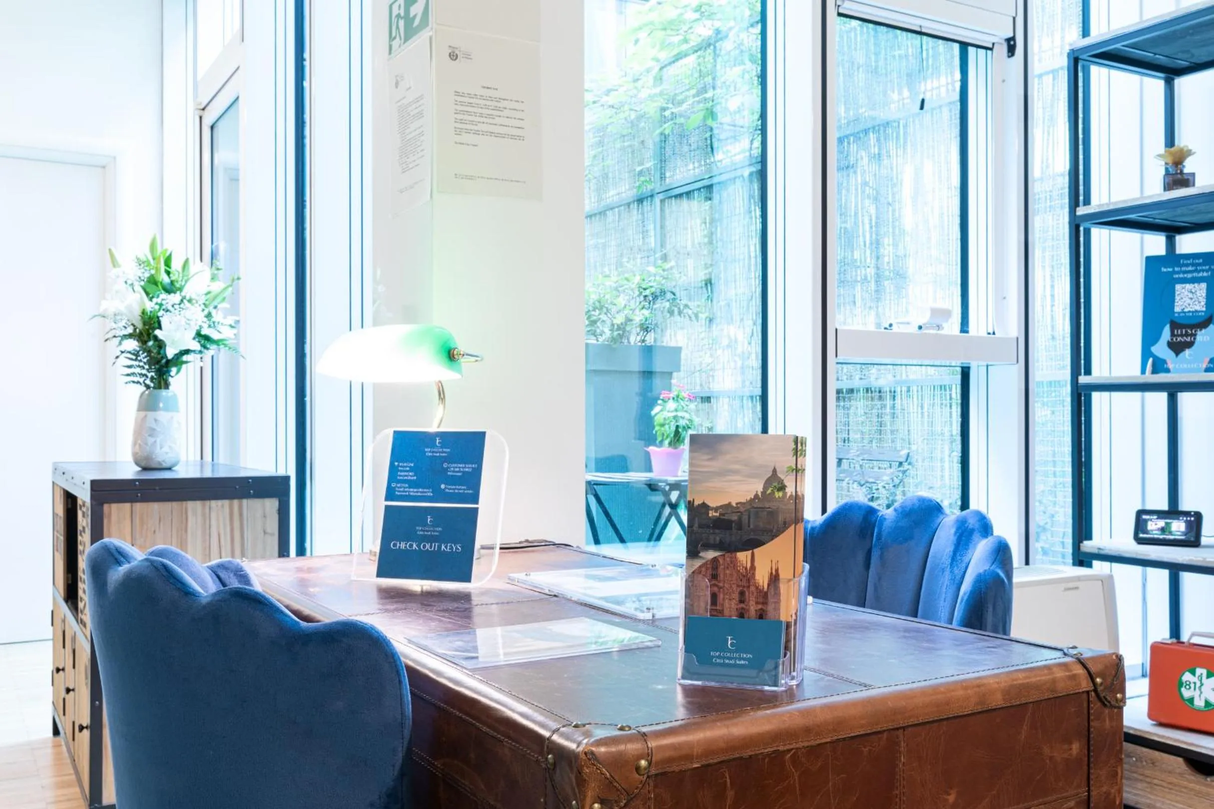 Lobby or reception, Restaurant/Places to Eat in B&b Too Cute 2b Str8