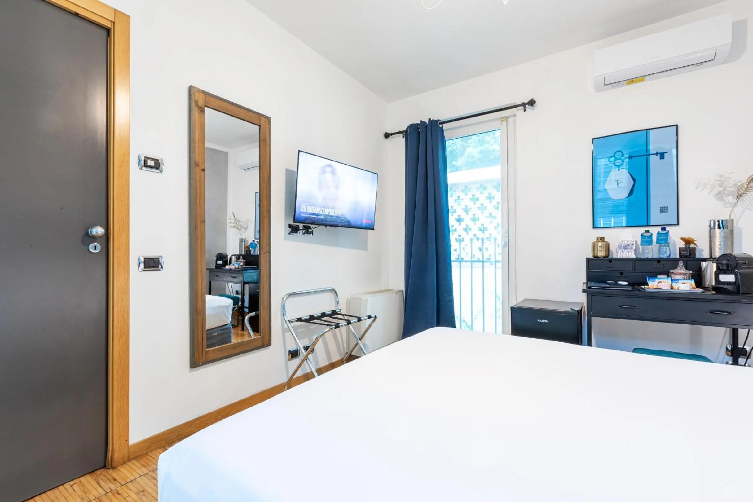 Bed in B&b Too Cute 2b Str8