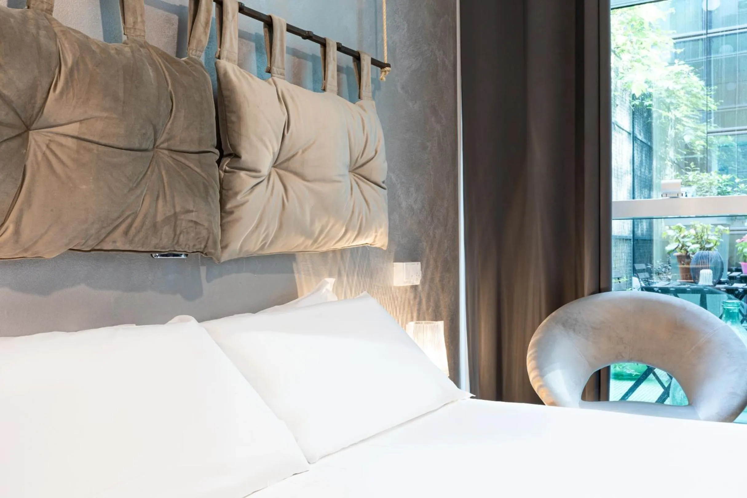 Bed in B&b Too Cute 2b Str8