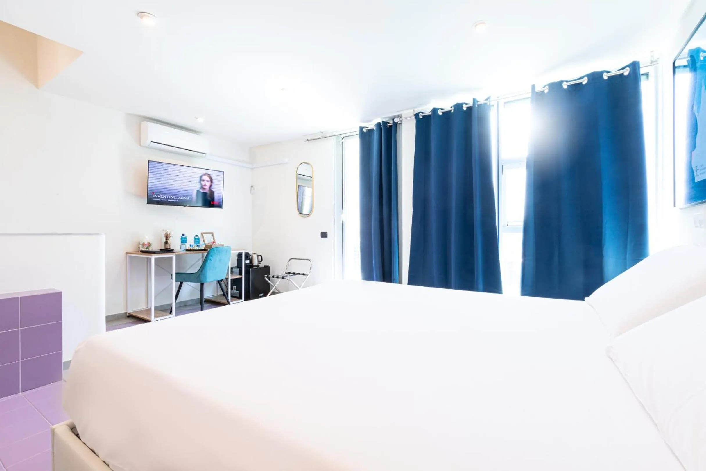 Bed in B&b Too Cute 2b Str8