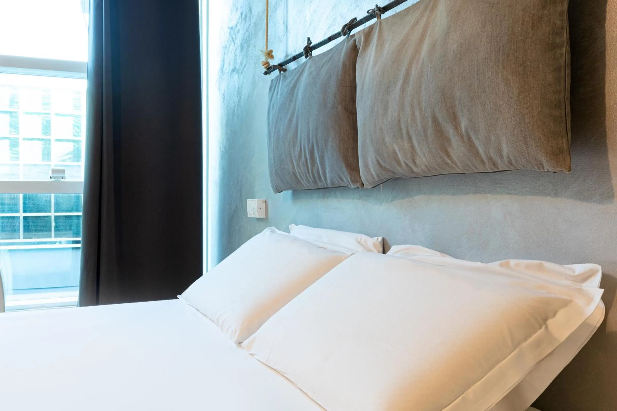 Bed in B&b Too Cute 2b Str8