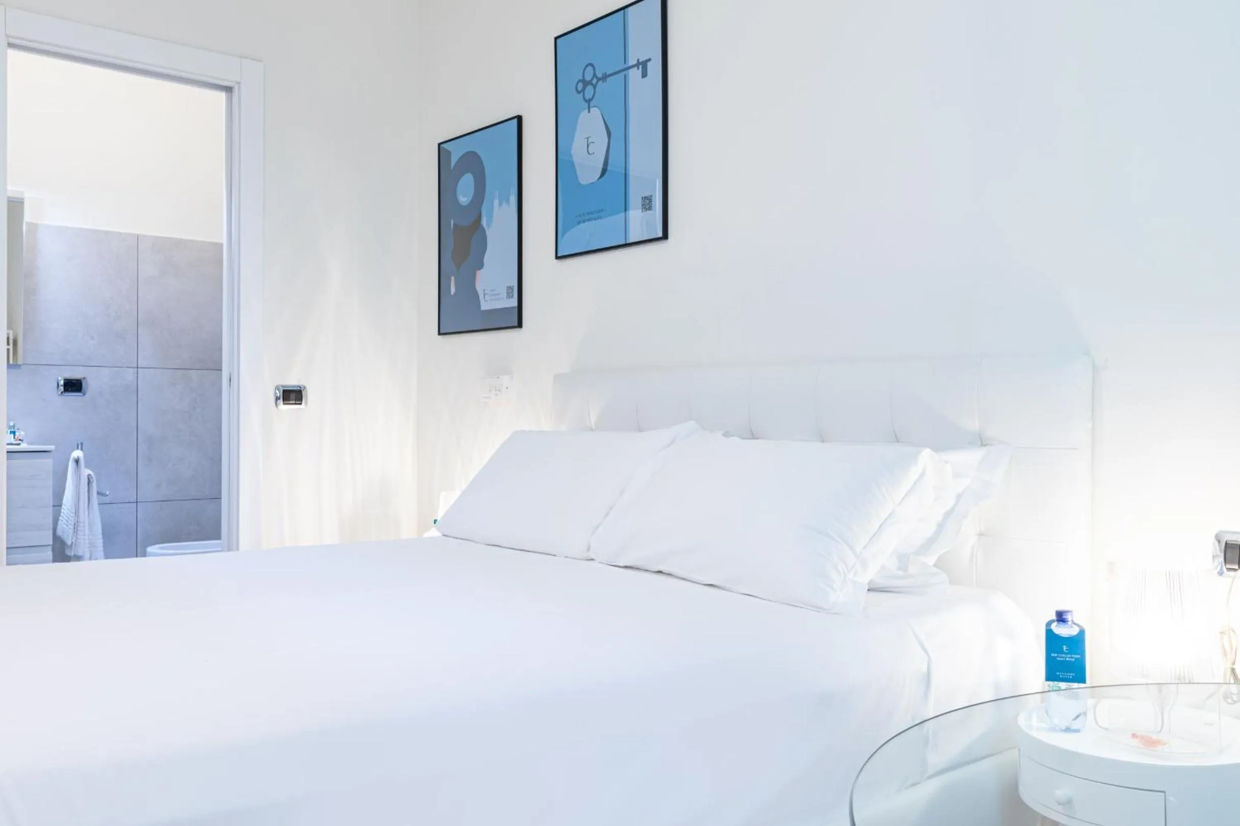 Bed in B&b Too Cute 2b Str8