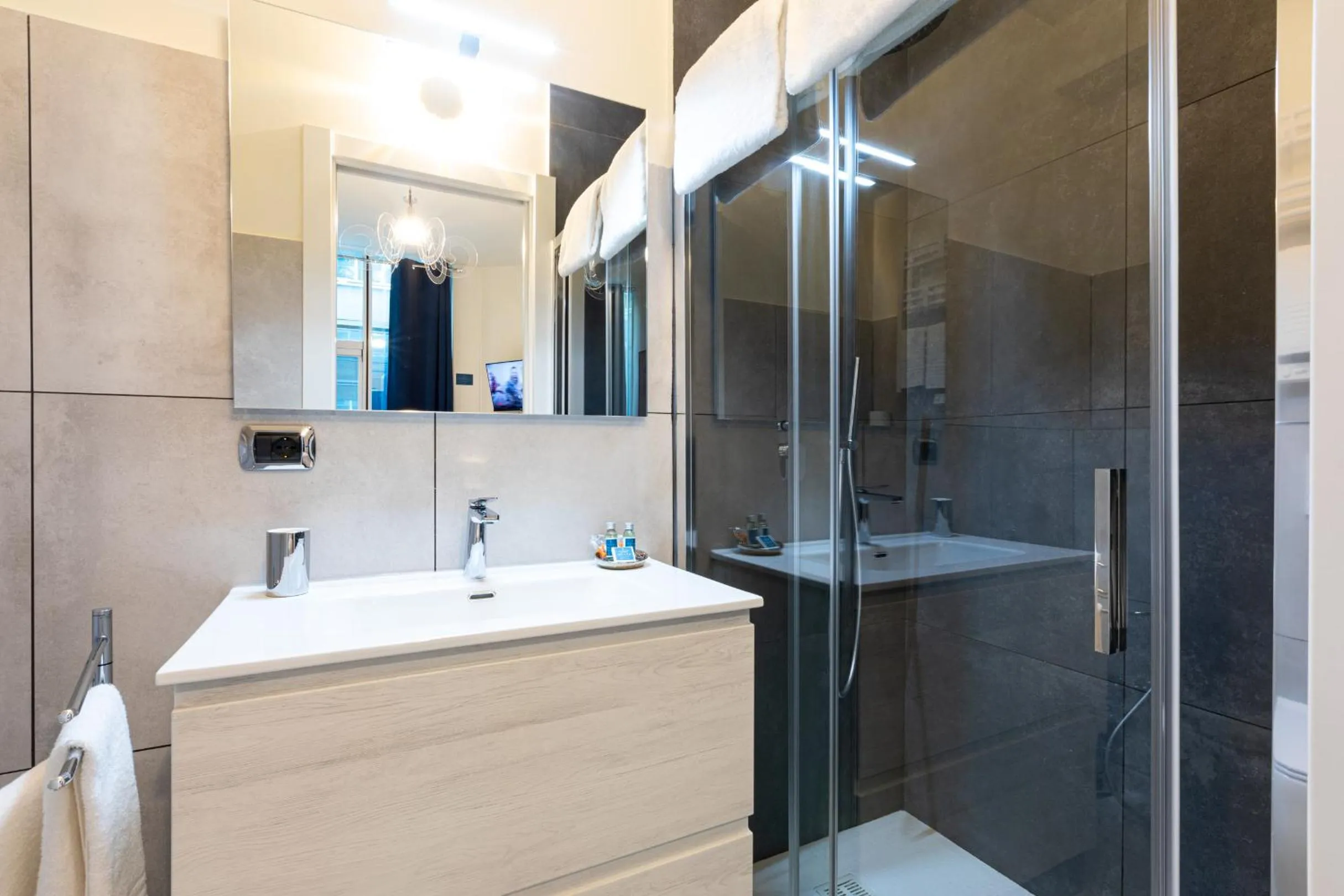 Shower, Bathroom in B&b Too Cute 2b Str8