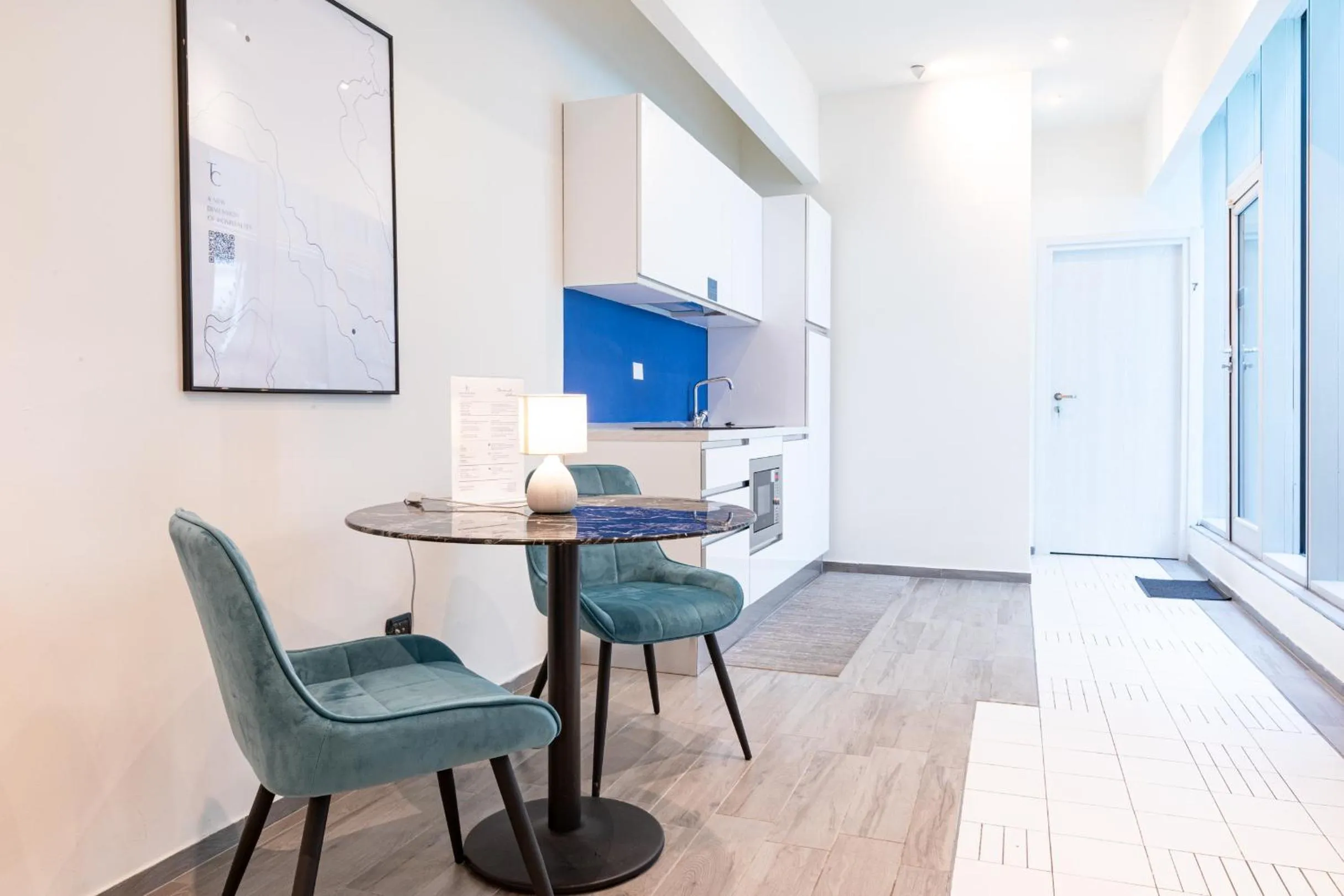 Lobby or reception, TV/Entertainment Center in B&b Too Cute 2b Str8