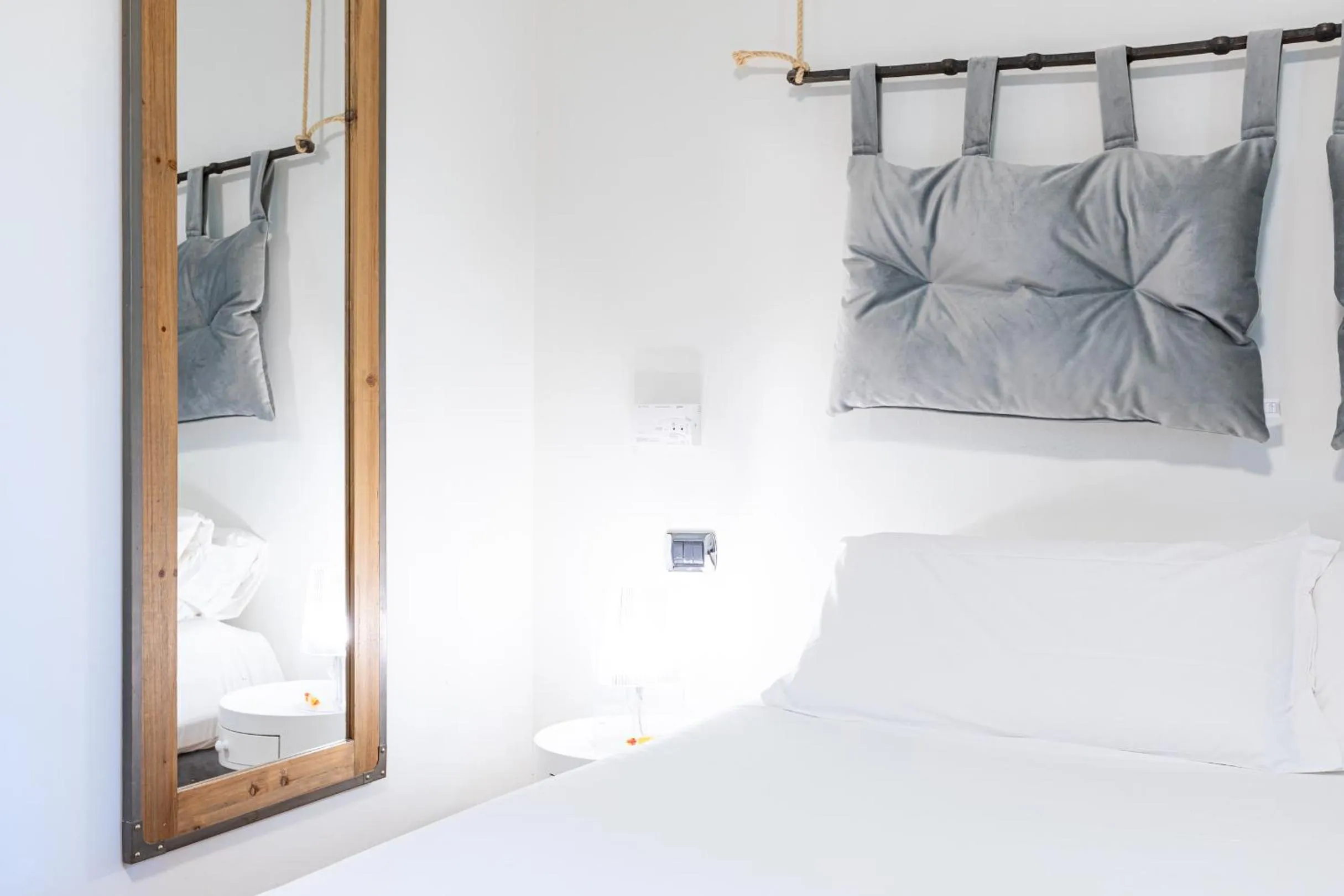 Bed in B&b Too Cute 2b Str8