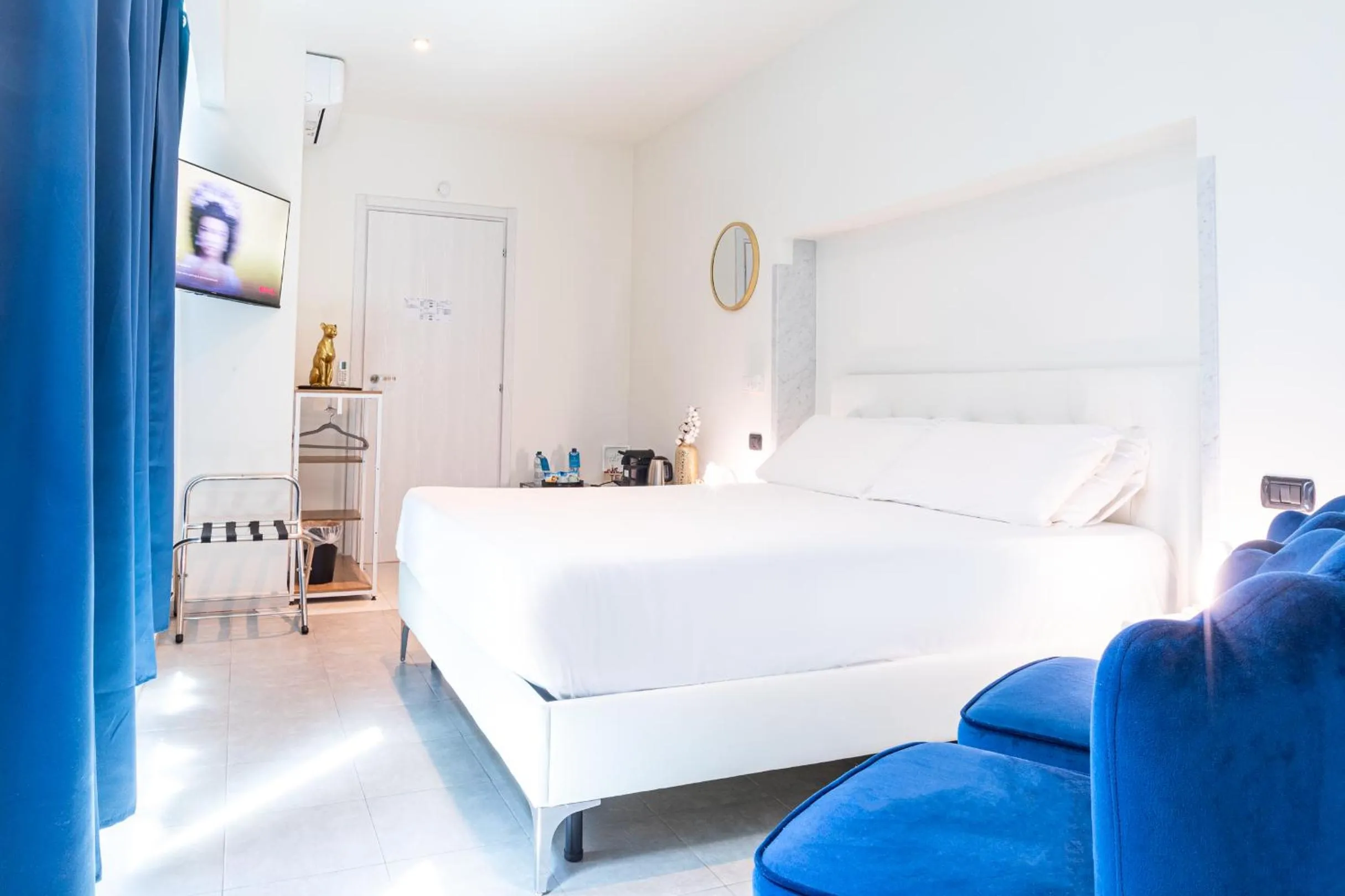 Bed in B&b Too Cute 2b Str8