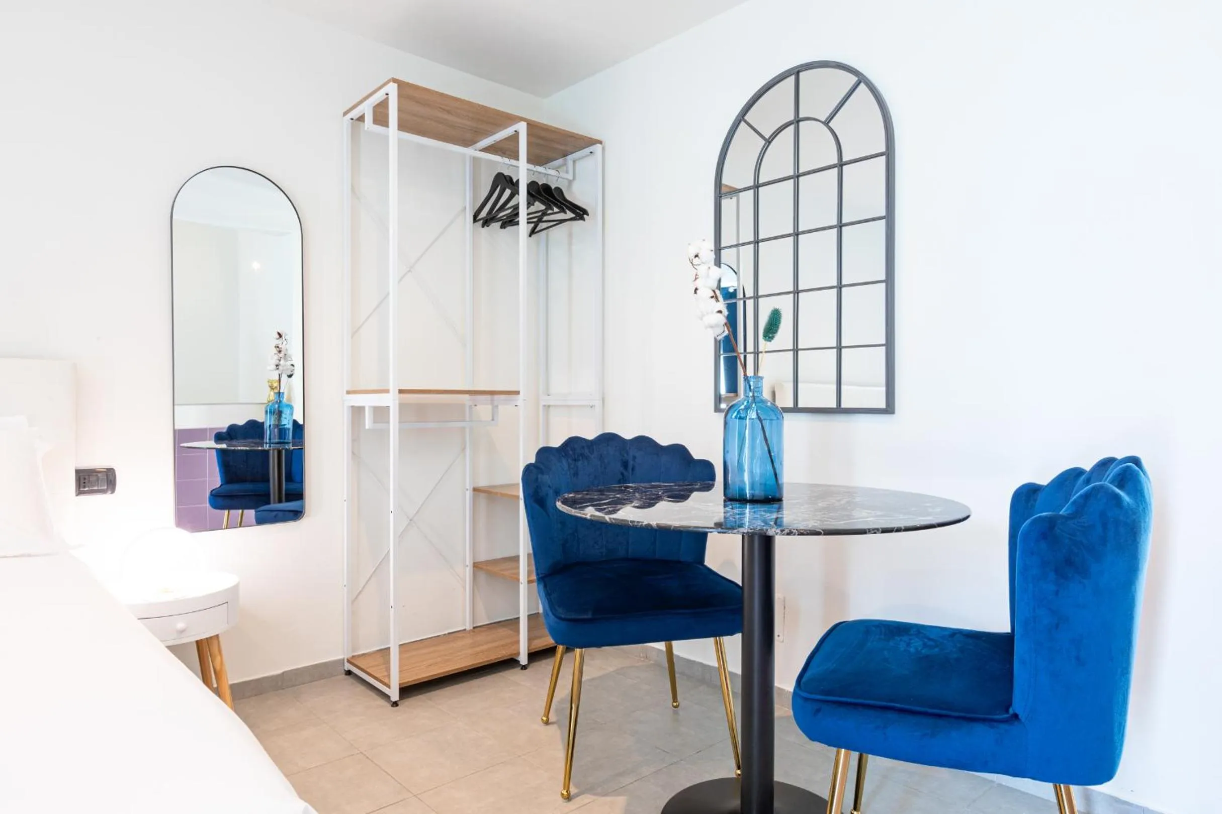 Seating Area in B&b Too Cute 2b Str8