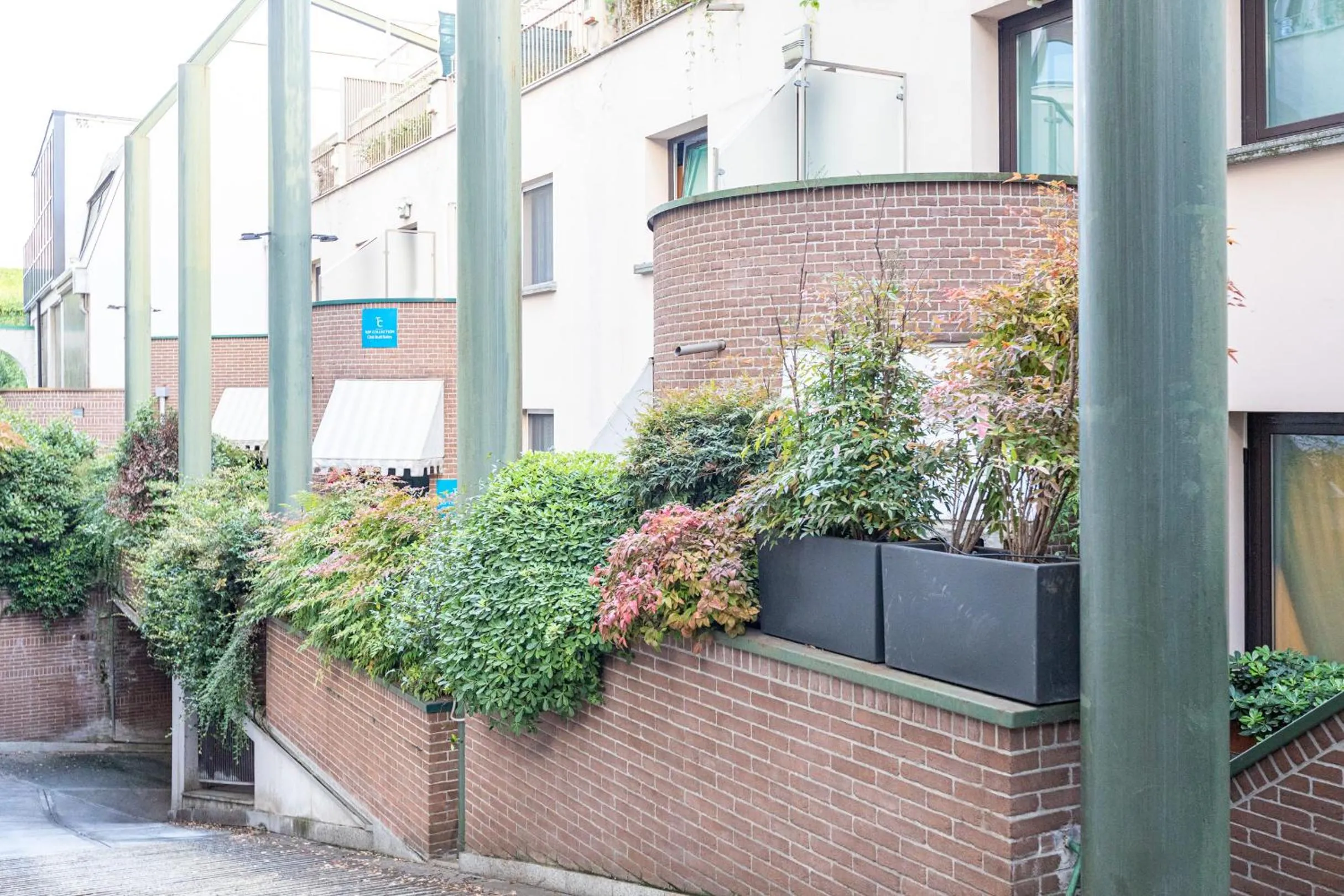 Inner courtyard view in B&b Too Cute 2b Str8