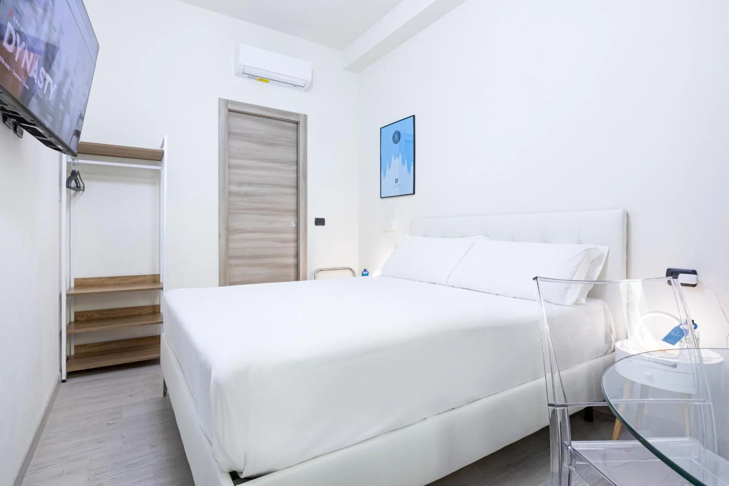 Bed in B&b Too Cute 2b Str8