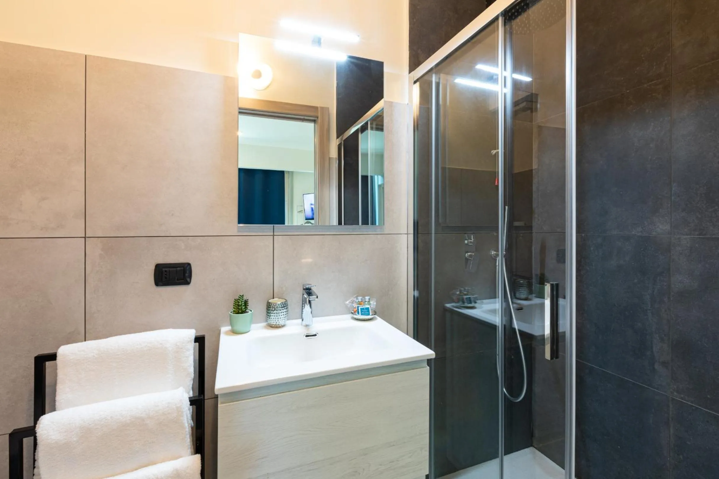 Shower, Bathroom in B&b Too Cute 2b Str8